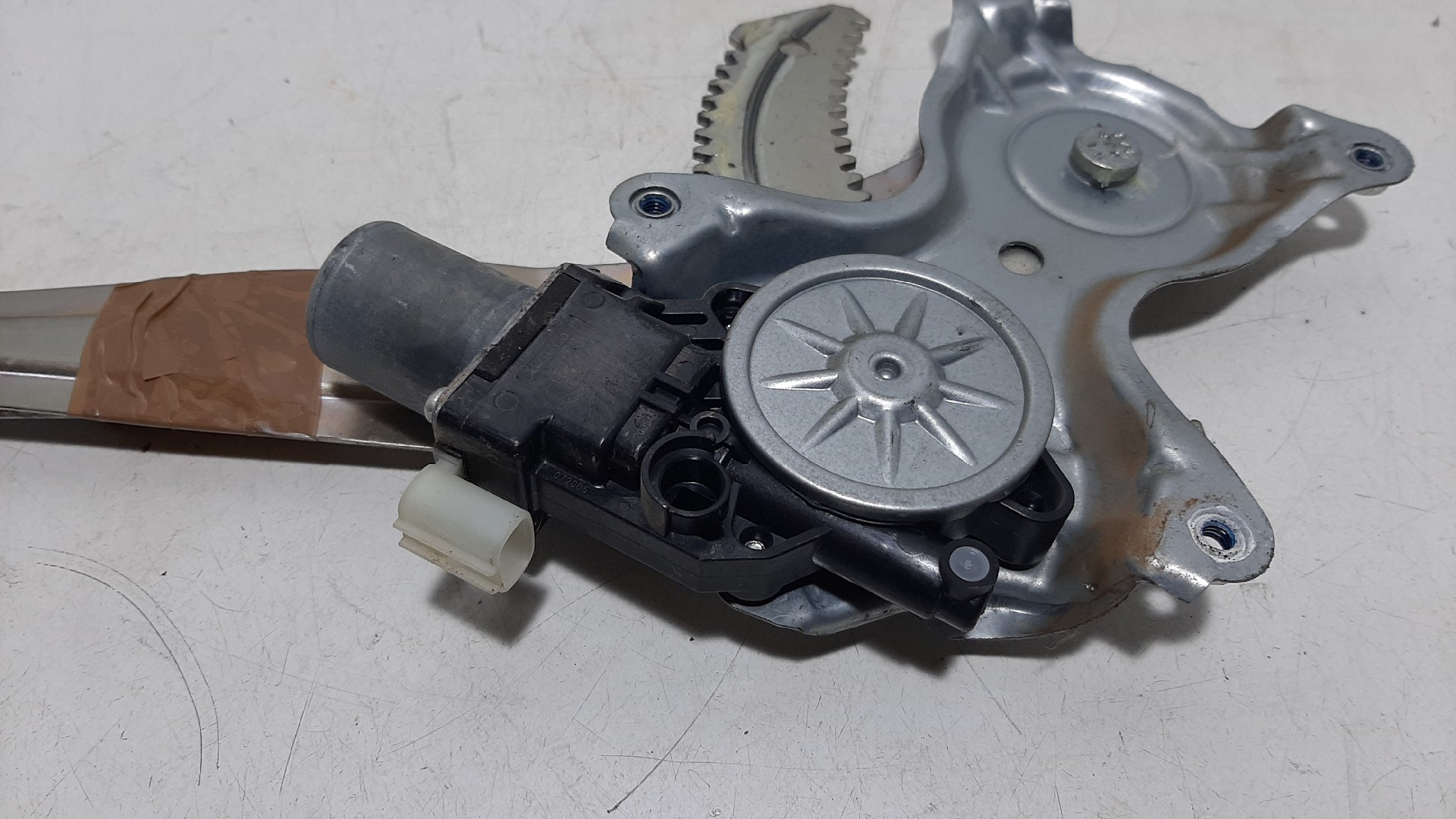 Lève-vitre arrière gauche MITSUBISHI L 200 / Triton Pick Up (KJ_, KK_, KL_) Imagem-2