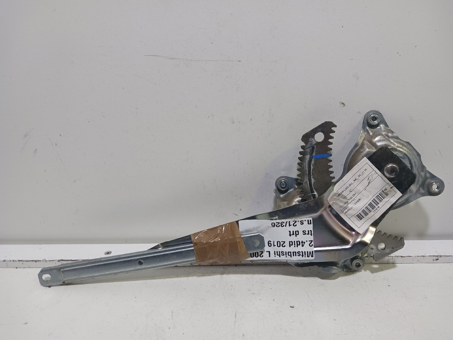 Lève-vitre arrière Droite MITSUBISHI L 200 / Triton Pick Up (KJ_, KK_, KL_)