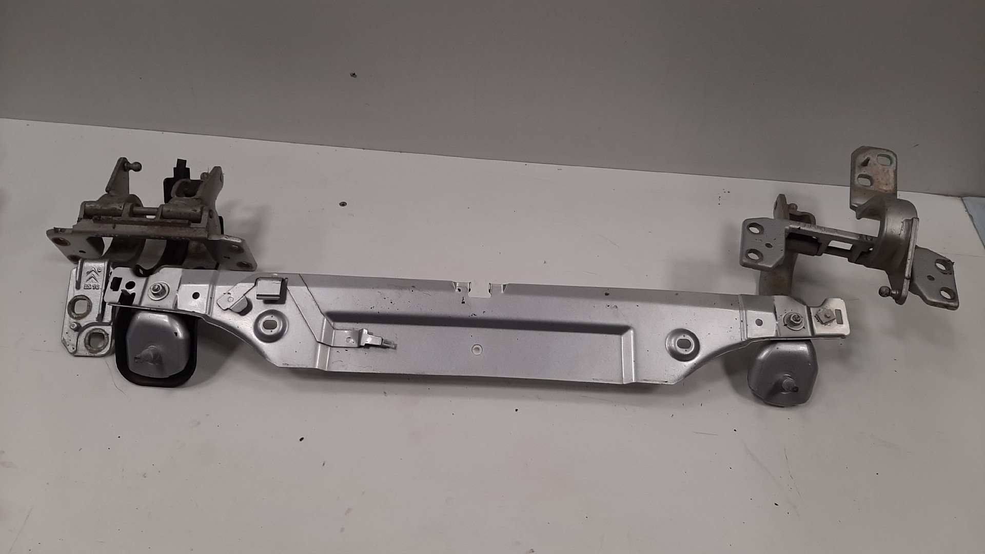 Charnière de la porte du coffre CITROËN C5 II (RC_) Imagem-1