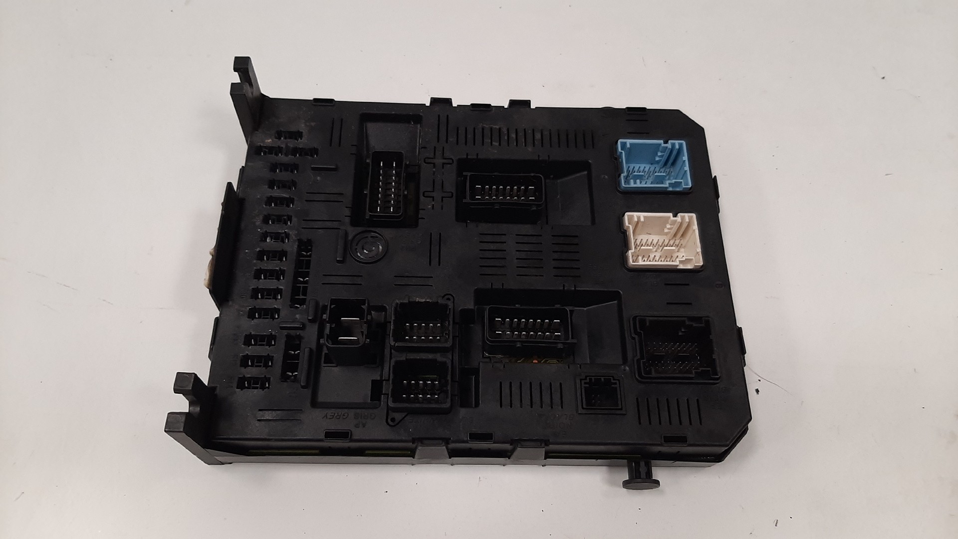 Boîte de fusibles / SAM / BSI CITROËN C5 II (RC_) Imagem-1