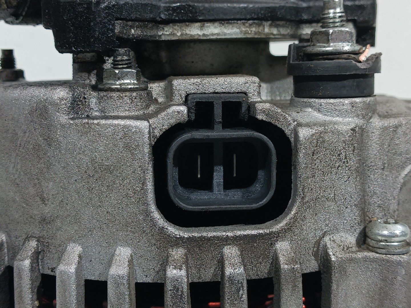 Alternador NISSAN Sunny I Sedan (B11) Imagem-2