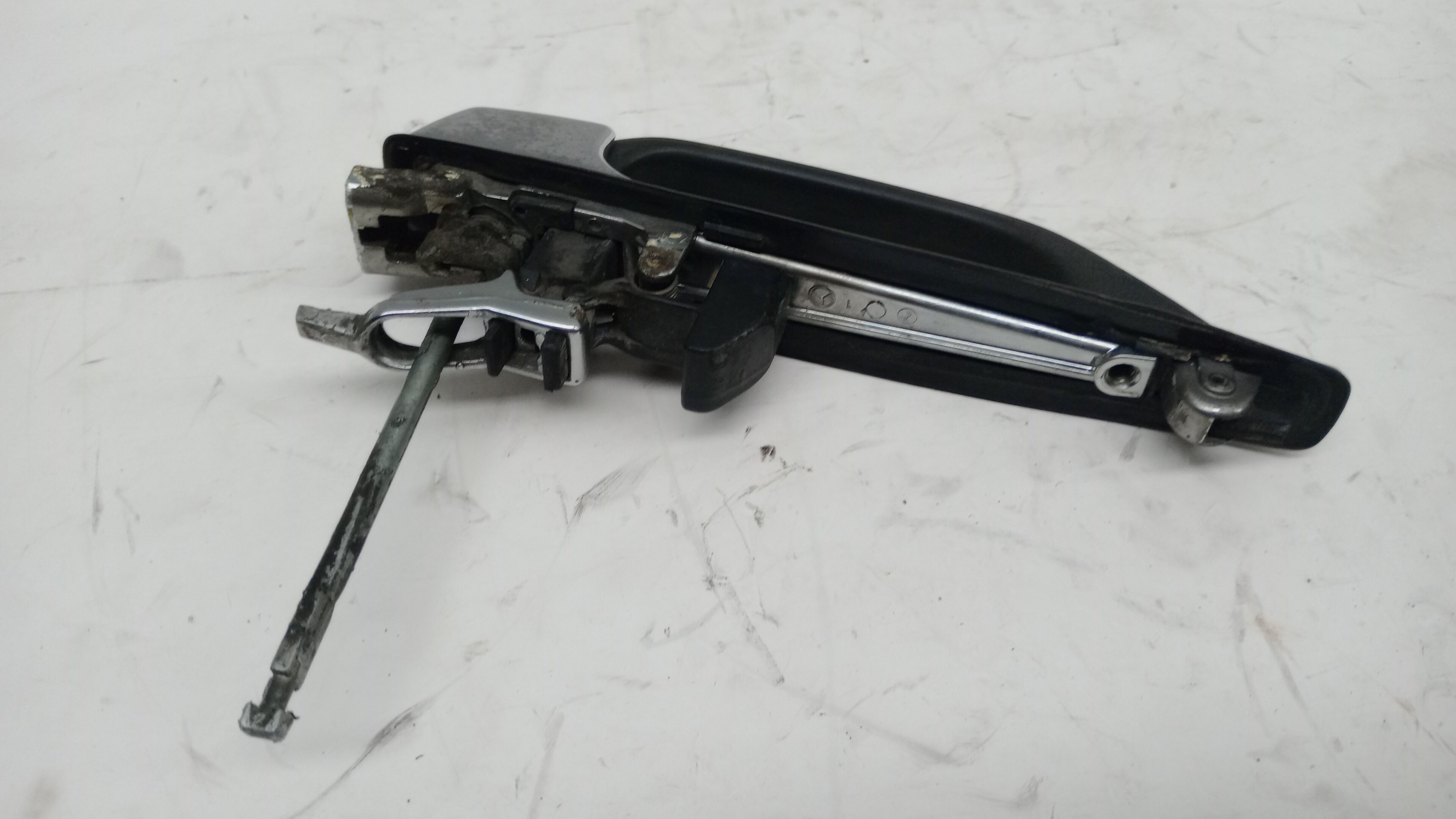 Left front door handle MERCEDES-BENZ Três volumes (W123) Imagem-1