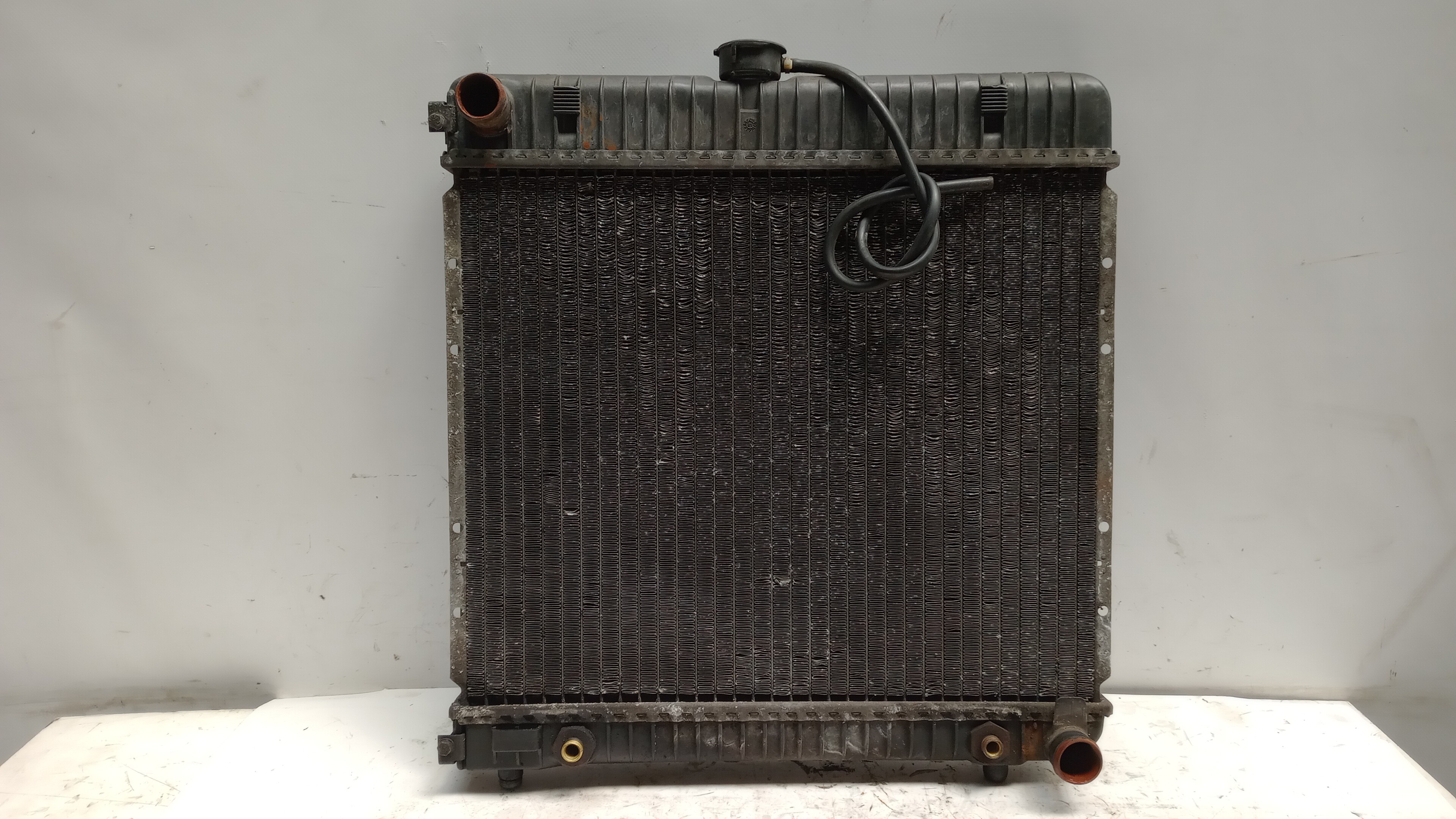 Water radiator MERCEDES-BENZ Três volumes (W123)