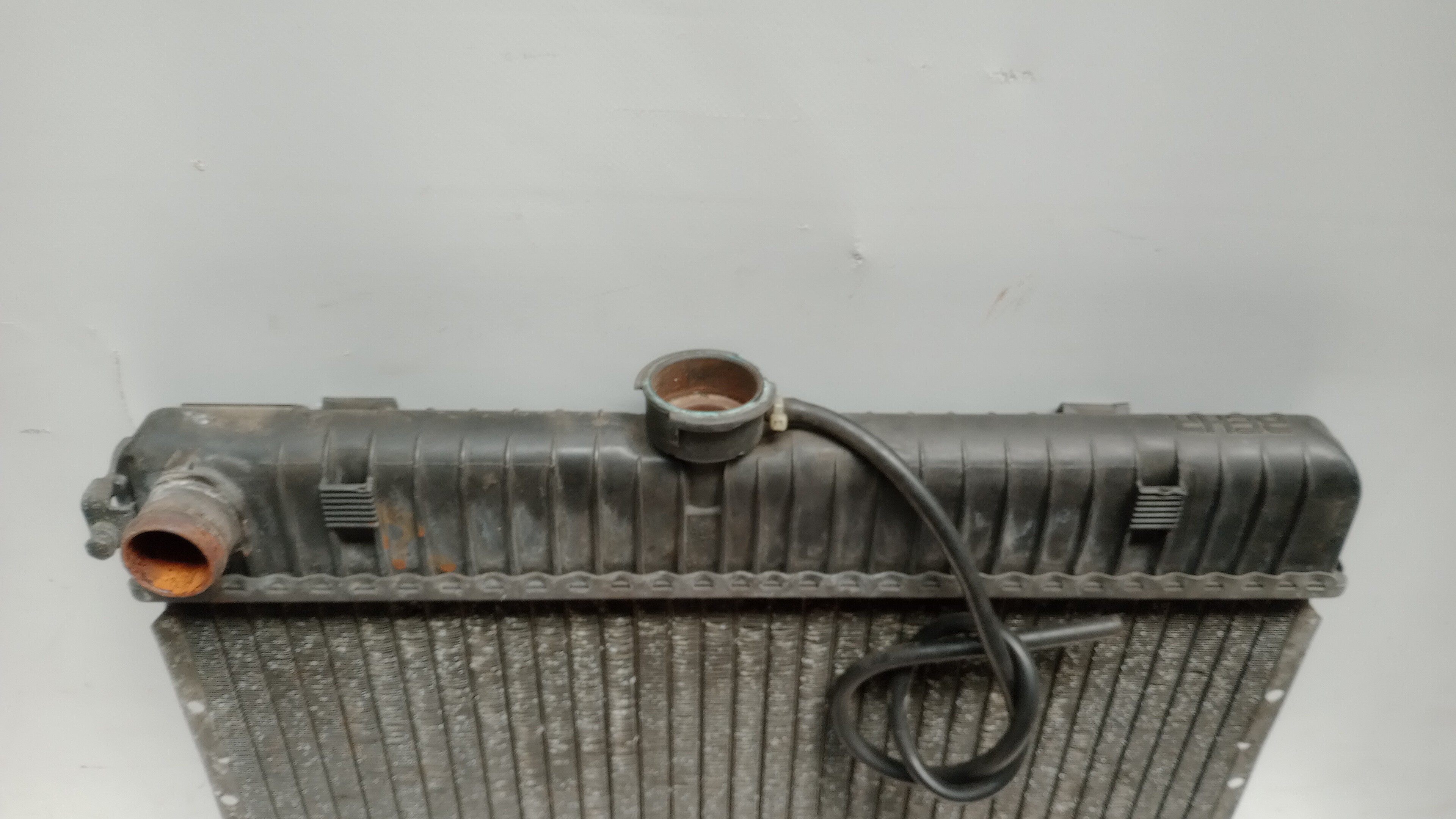 Water radiator MERCEDES-BENZ Três volumes (W123) Imagem-2