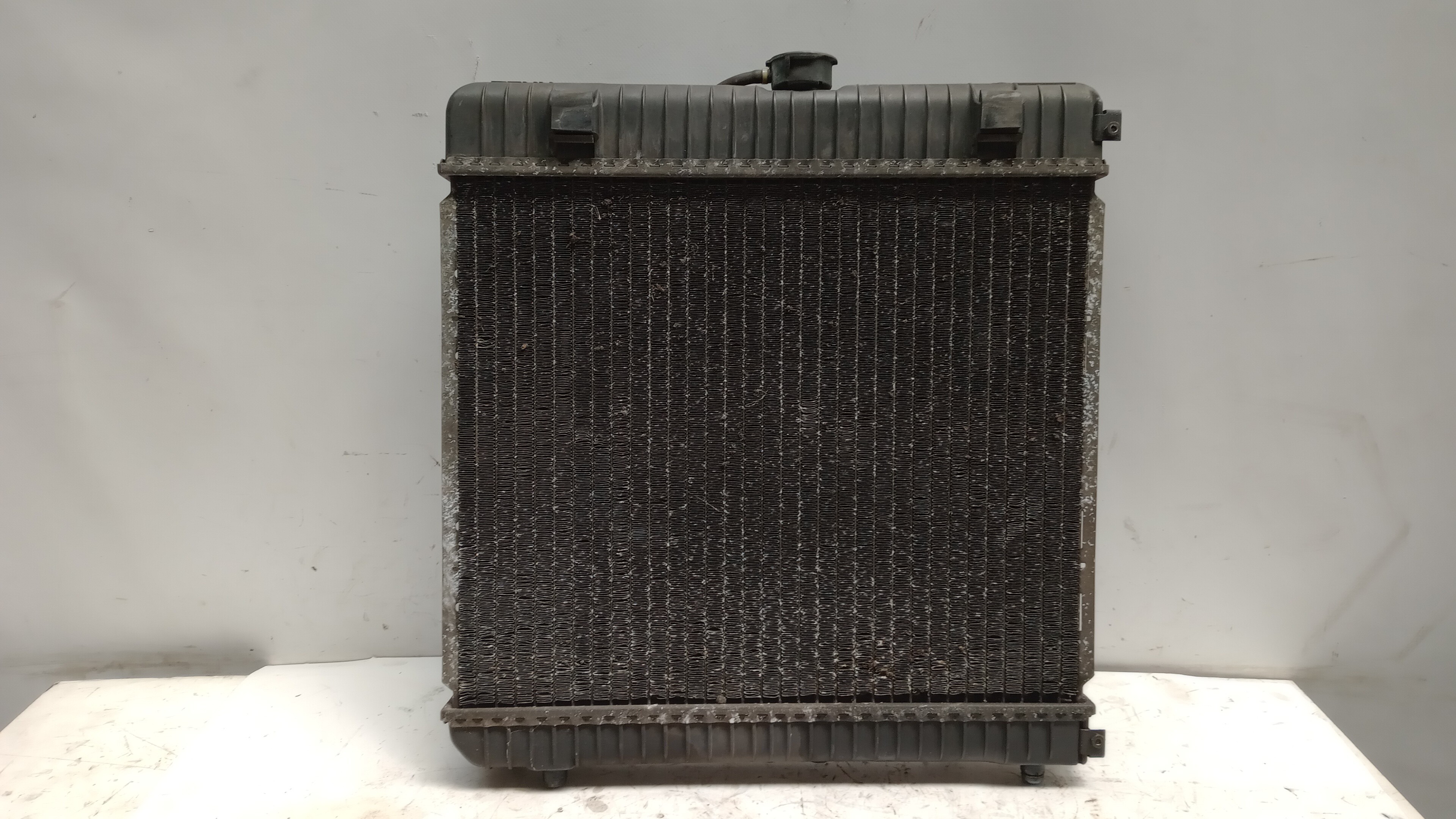Water radiator MERCEDES-BENZ Três volumes (W123) Imagem-1