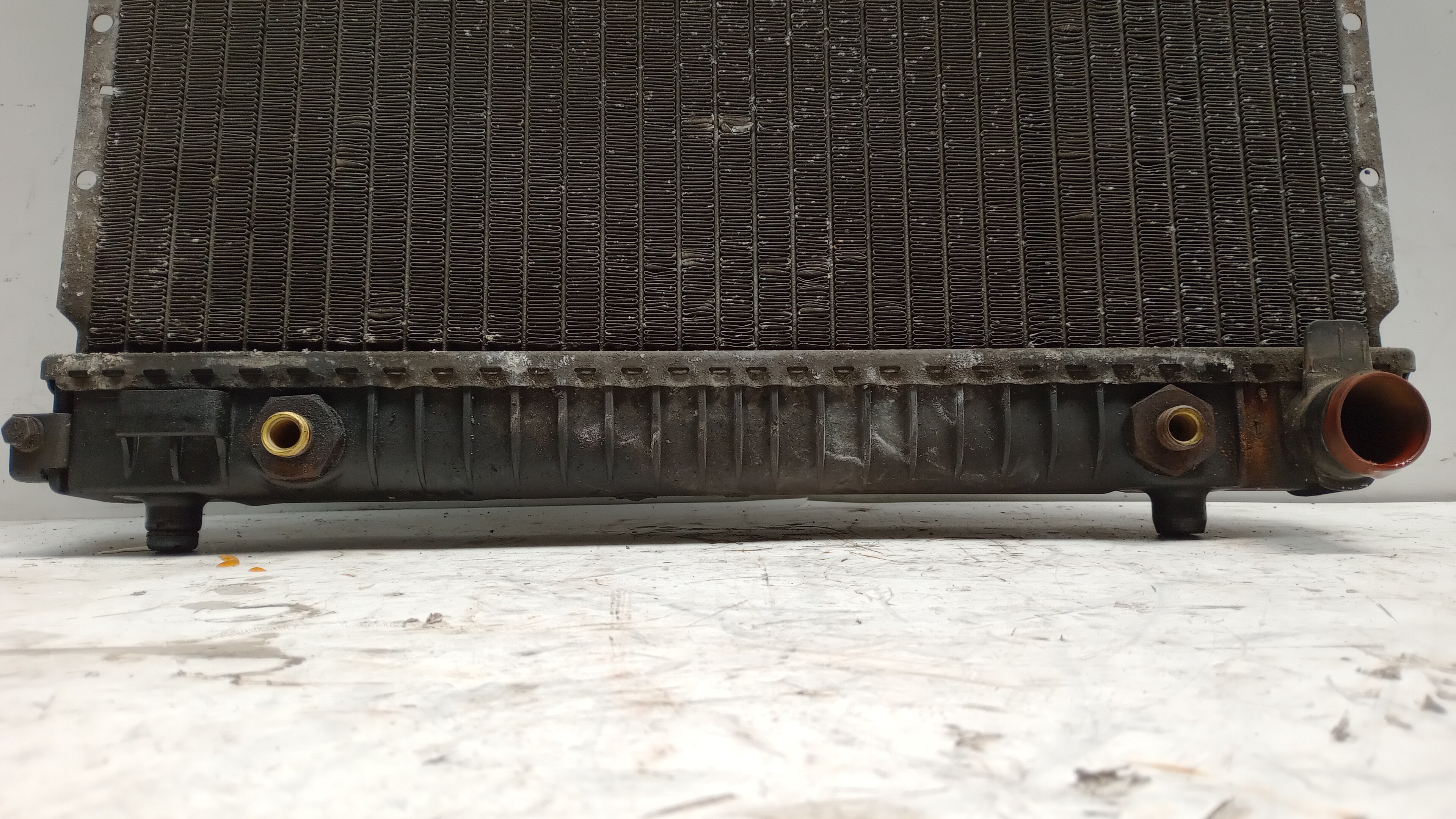 Water radiator MERCEDES-BENZ Três volumes (W123) Imagem-3