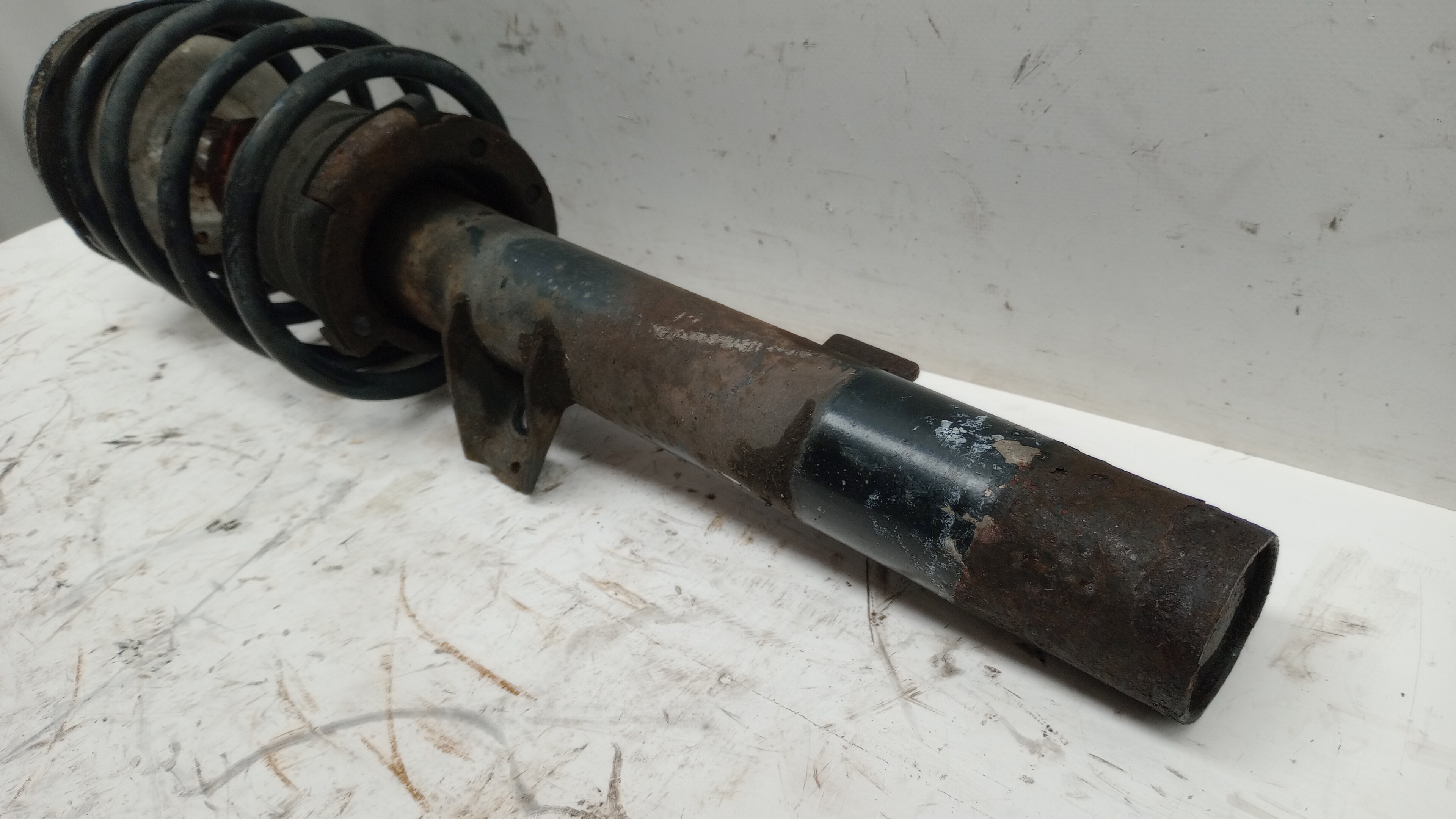 Right Front Shock Absorber BMW 1 (E87) Imagem-2