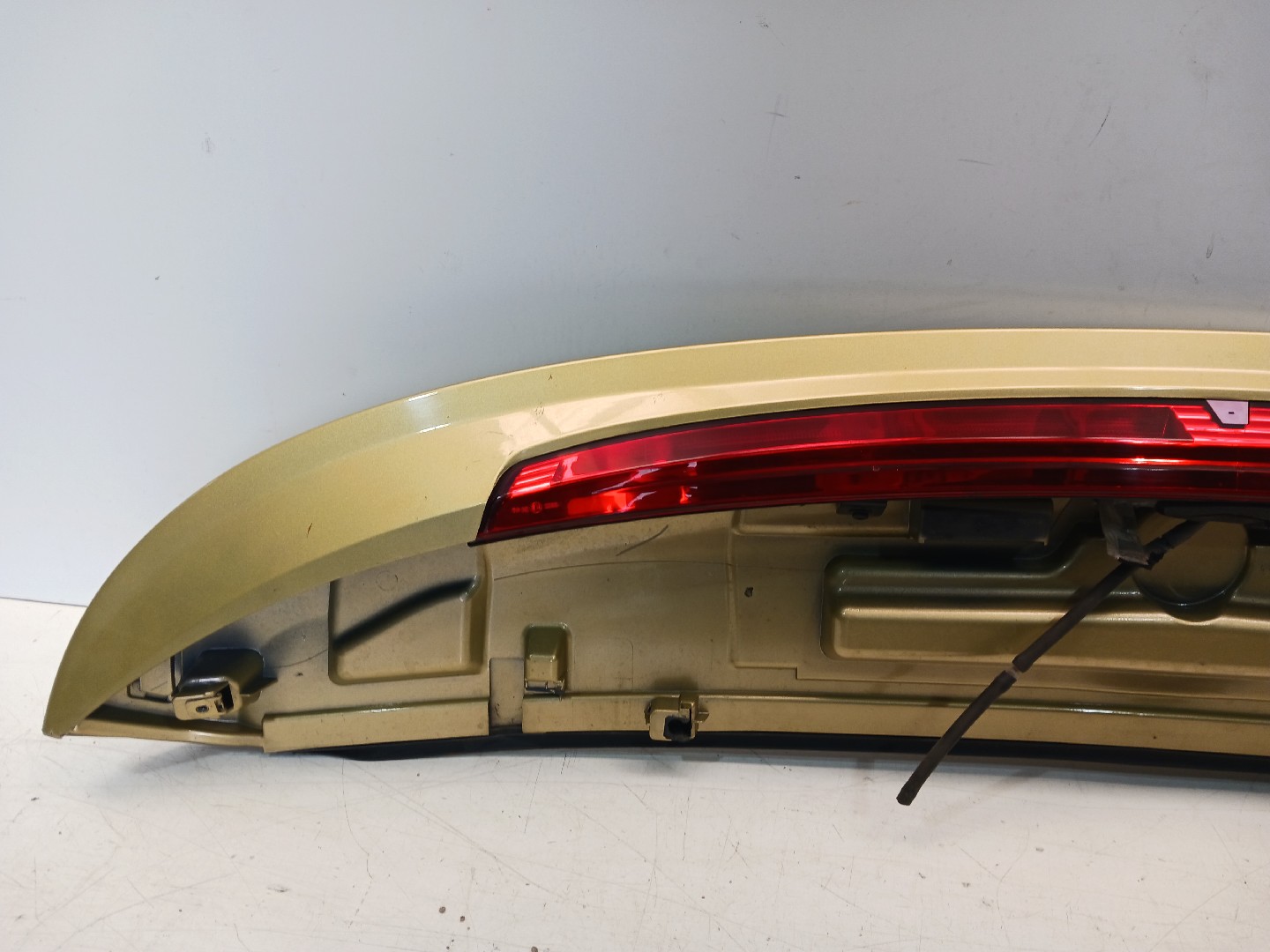 Becquet de coffre CITROËN C4 Picasso I (UD_) Imagem-4