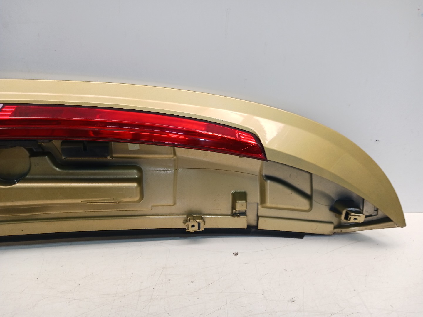 Becquet de coffre CITROËN C4 Picasso I (UD_) Imagem-5