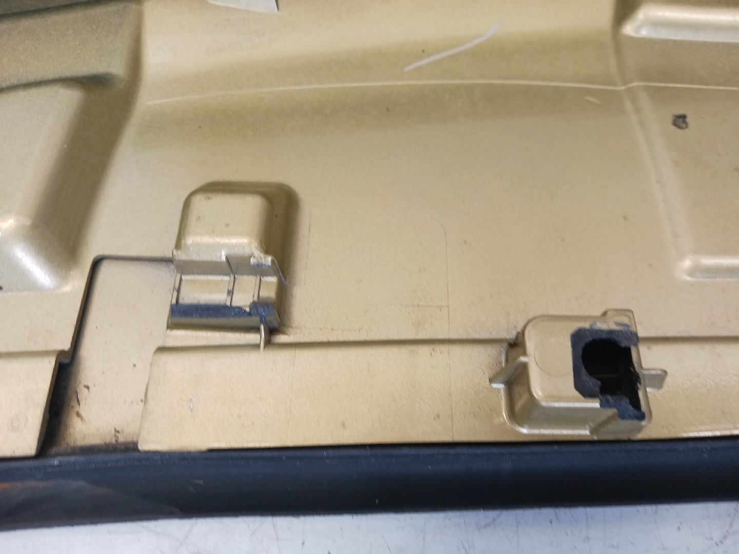 Becquet de coffre CITROËN C4 Picasso I (UD_) Imagem-7