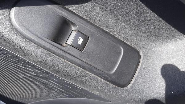 Commande / interrupteur lève-vitre Avant Droite CITROËN C3 II (SC_)