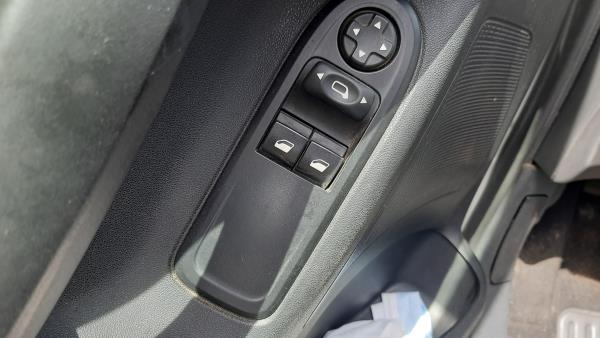 Commande / interrupteur lève-vitre Avant gauche CITROËN C3 II (SC_)