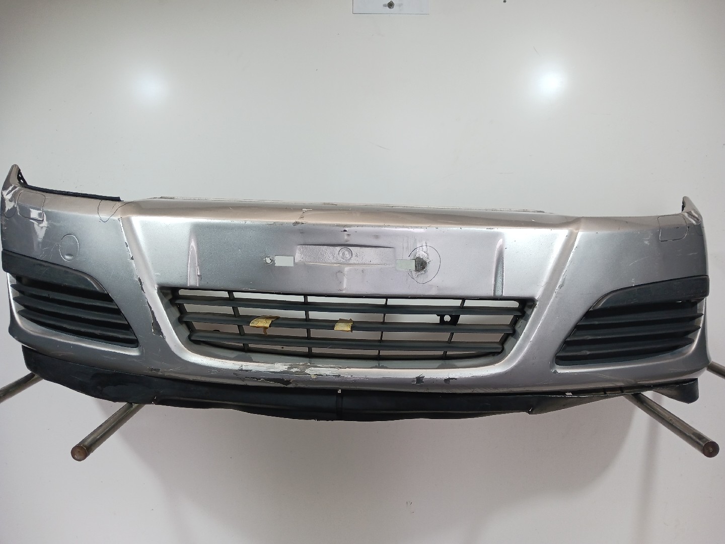 Pára-choques frente OPEL Astra H Hatchback (L48)