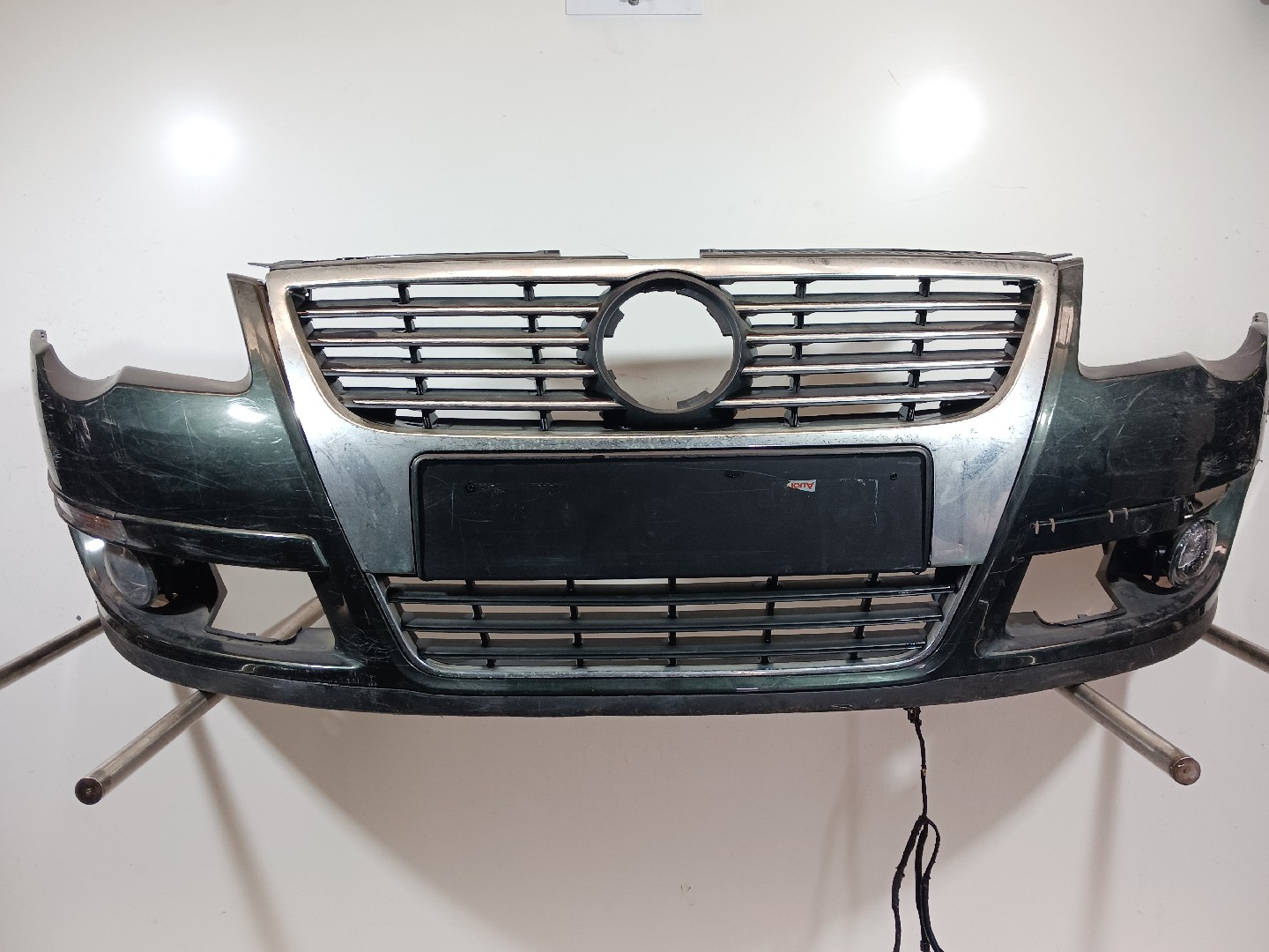Pára-choques frente VOLKSWAGEN Passat (3C2)