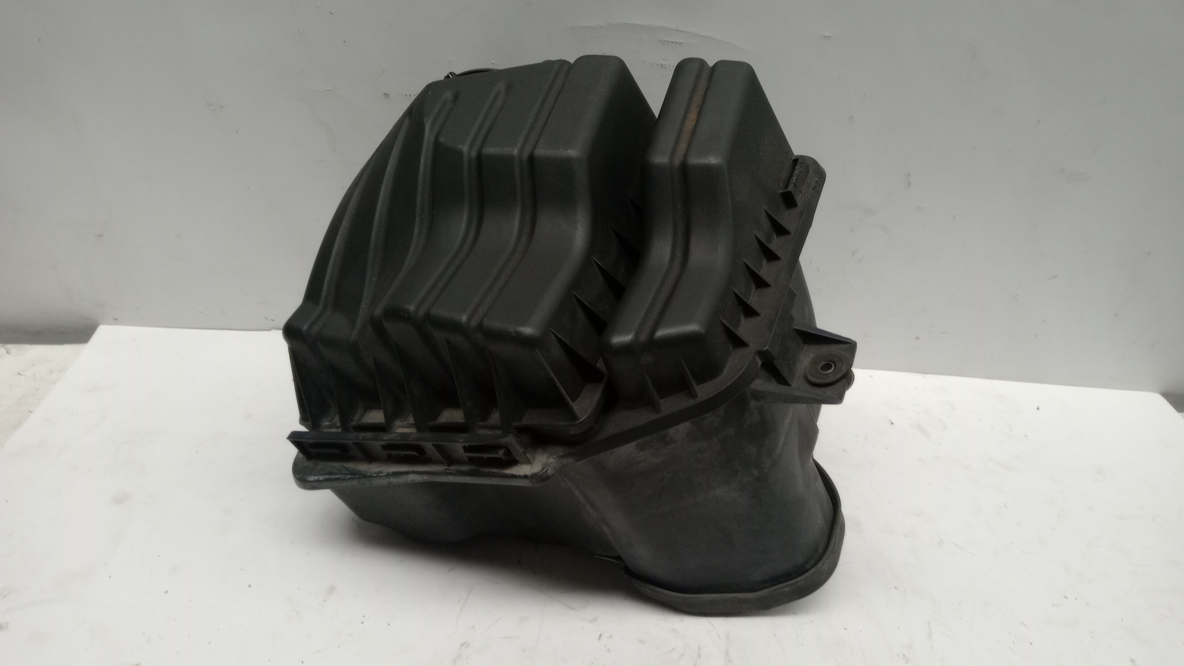 Air filter box CHRYSLER Voyager / Grand Voyager III (GS)