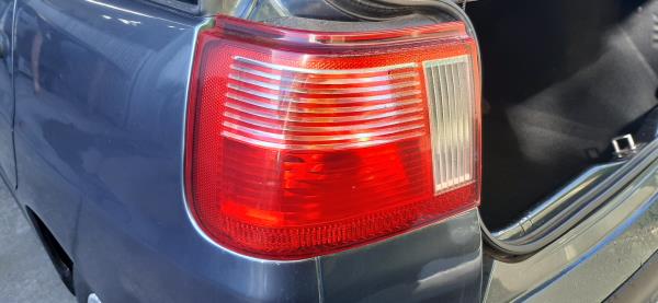 Farolim esquerdo SEAT Ibiza II (6K1)