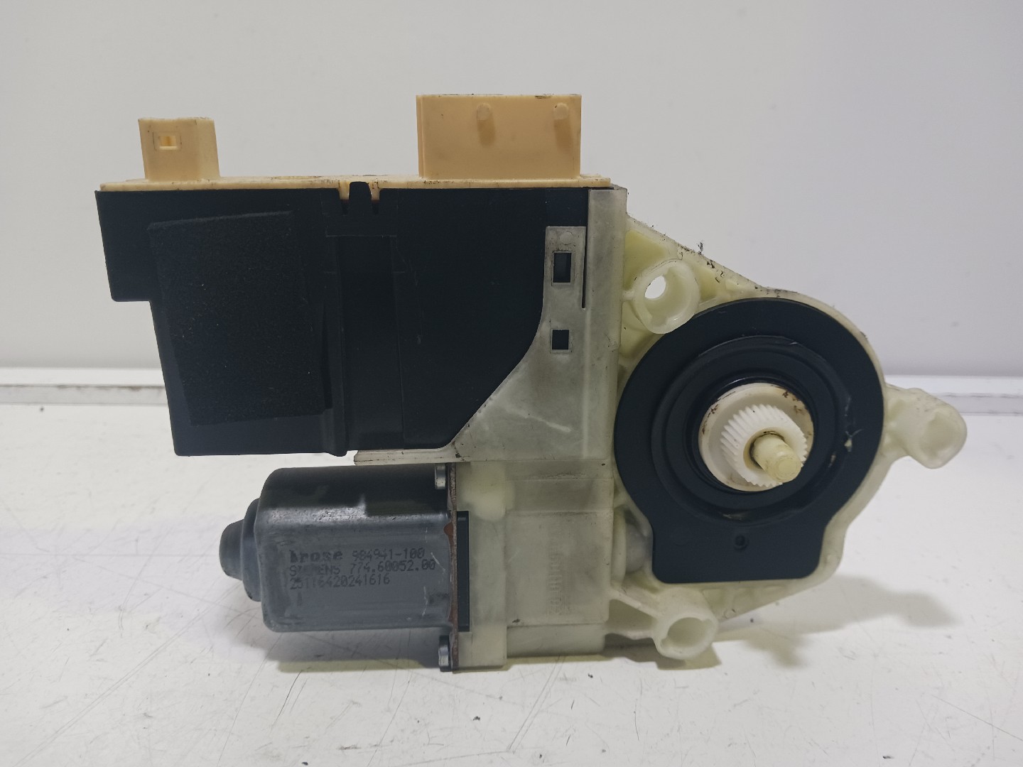 Moteur lève-vitre avant gauche CITROËN C4 Coupé (LA_) Imagem-1