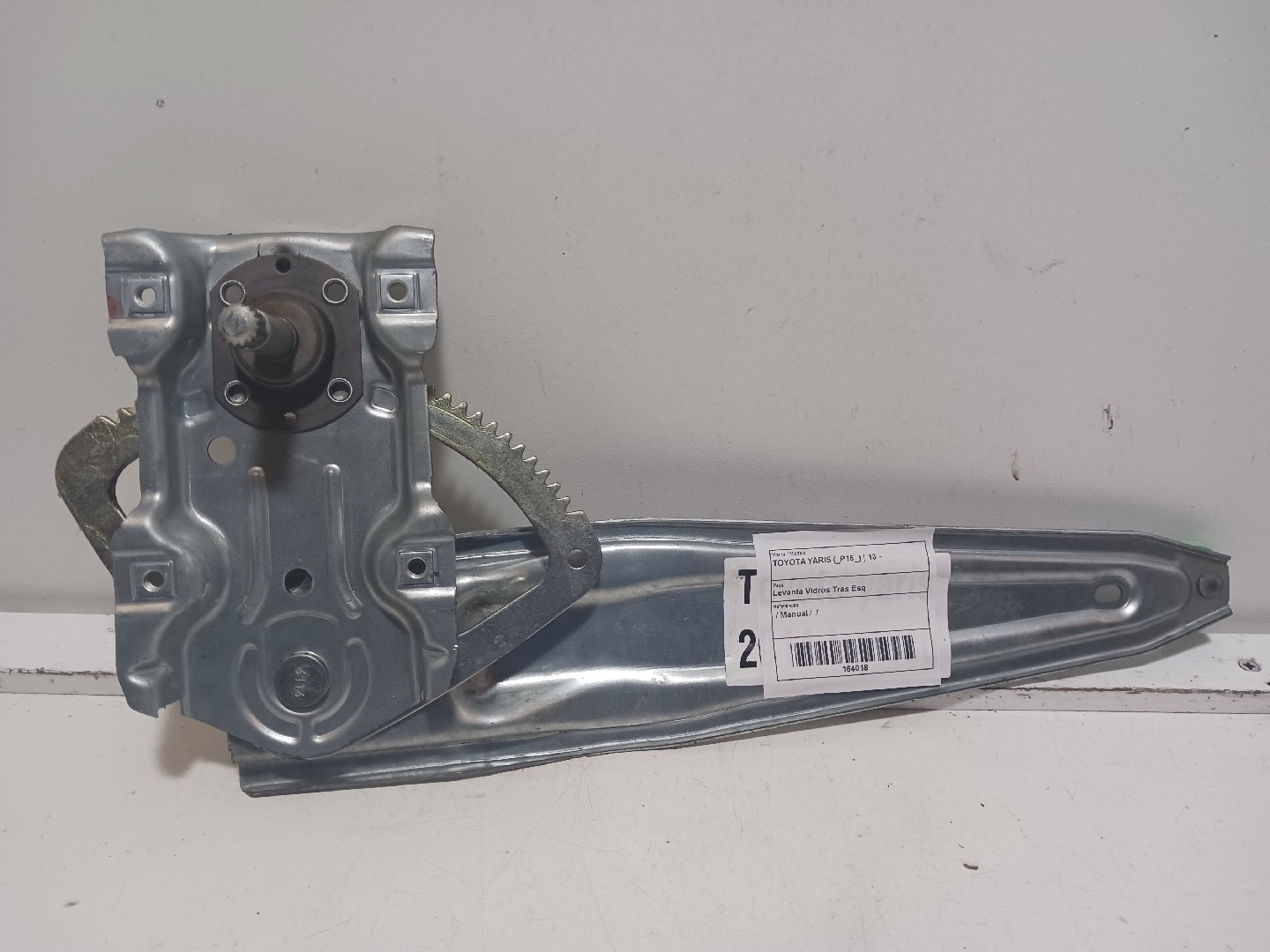 Left rear window regulator TOYOTA Yaris (_P15_)