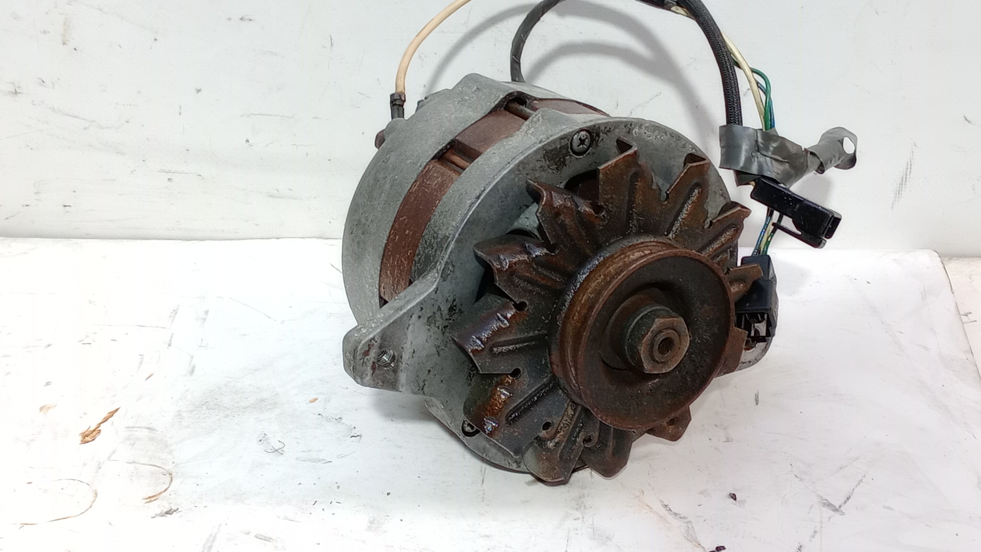 Alternador TOYOTA Corolla Sedan (KE_) Imagem-3