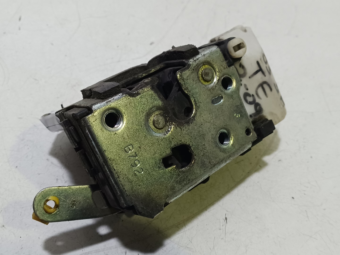 Cerradura / cierre puerta trasera izquierda ALFA ROMEO 147 (937_)