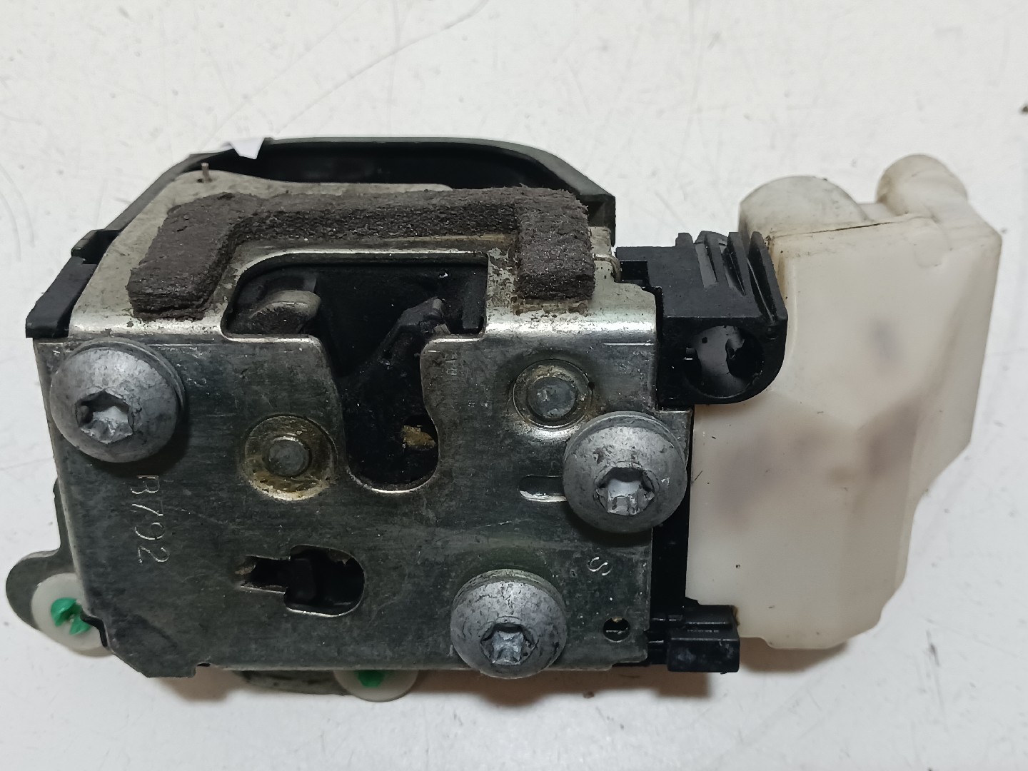 Cerradura / cierre puerta delantero izquierdo ALFA ROMEO 147 (937_)