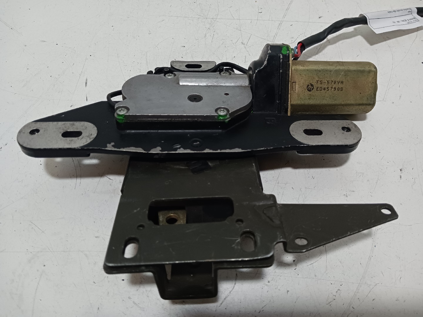 Fecho oculo da mala BMW 5 (E39) Imagem-1