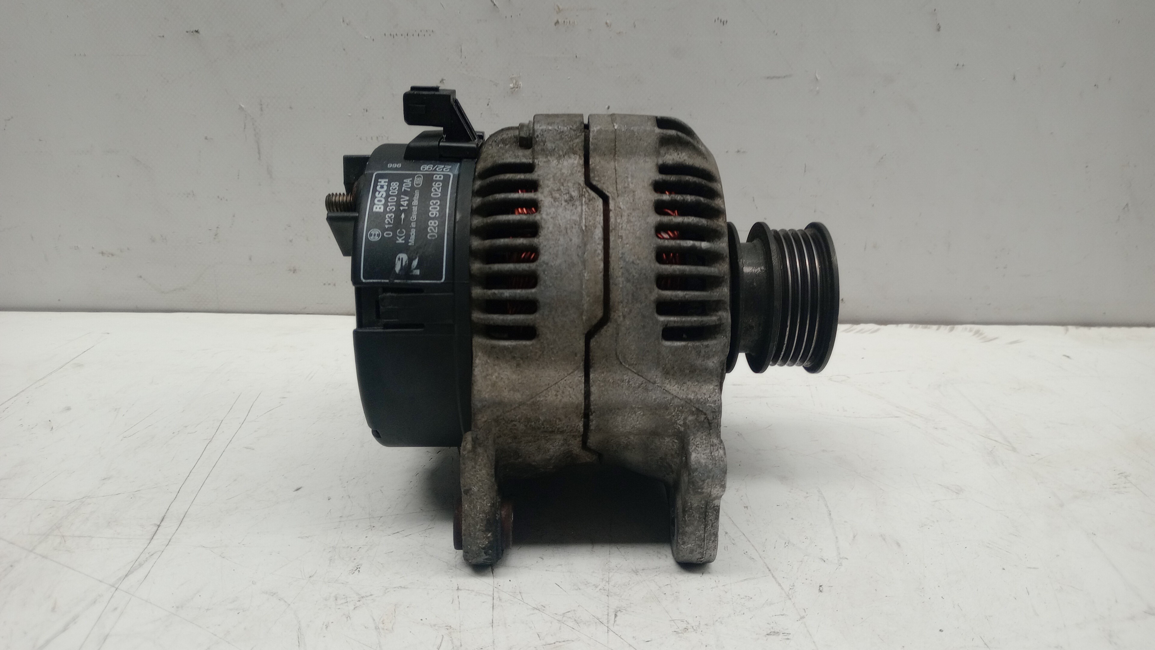 Alternador VOLKSWAGEN Polo (6N) Imagem-2