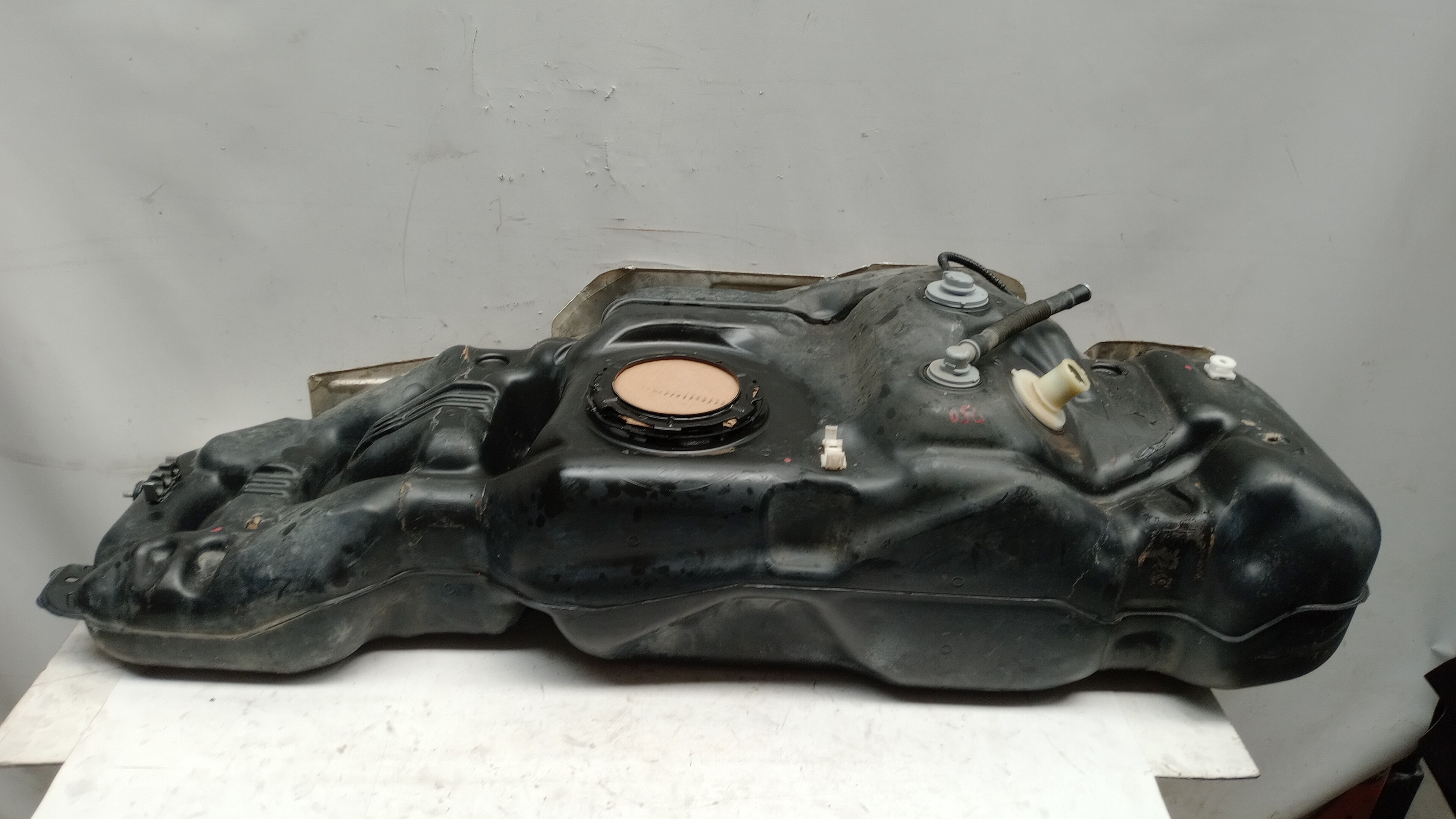 Fuel tank TOYOTA Hilux VIII Pick Up (_N12_, _N13_)
