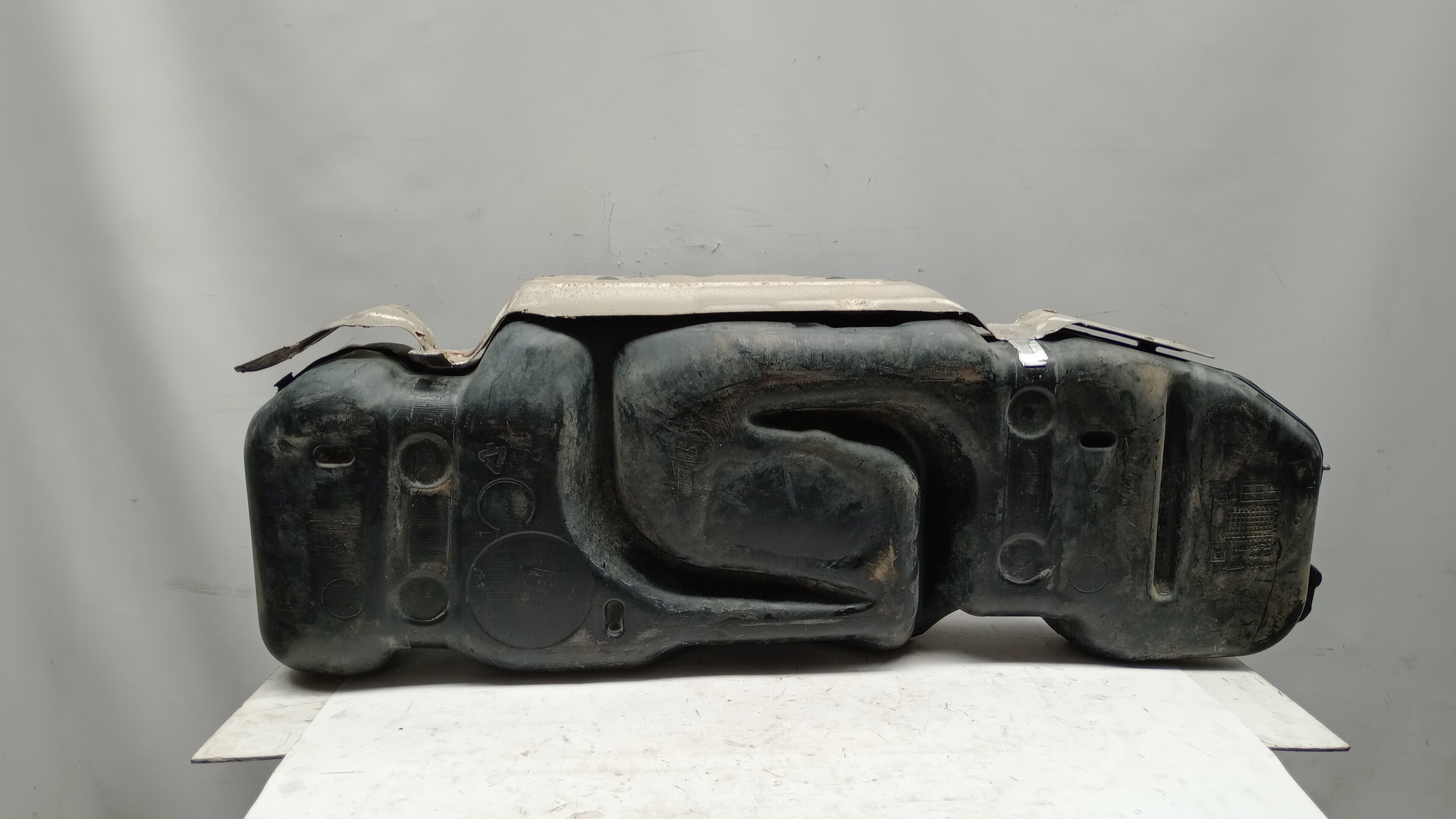 Fuel tank TOYOTA Hilux VIII Pick Up (_N12_, _N13_) Imagem-4