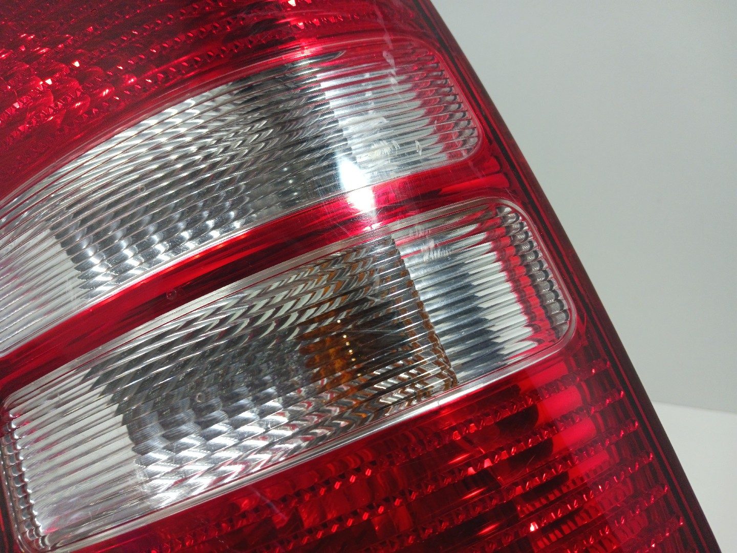Feu arrière Droite VOLKSWAGEN Caddy III Kombi (2KB, 2KJ, 2CB, 2CJ) Imagem-1