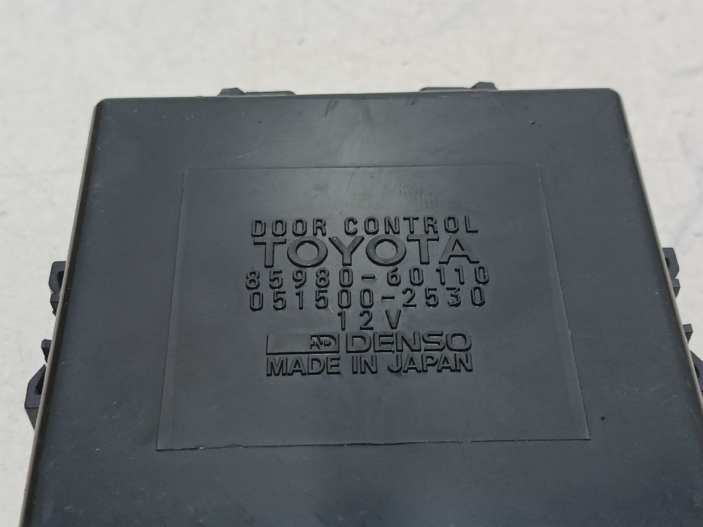 Centralina do fecho central TOYOTA Land Cruiser 80 (_J8_) Imagem-1