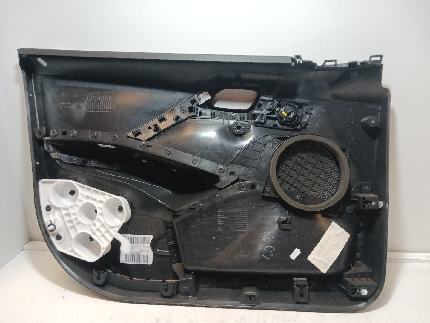 Right front door panel PEUGEOT 208 Imagem-3