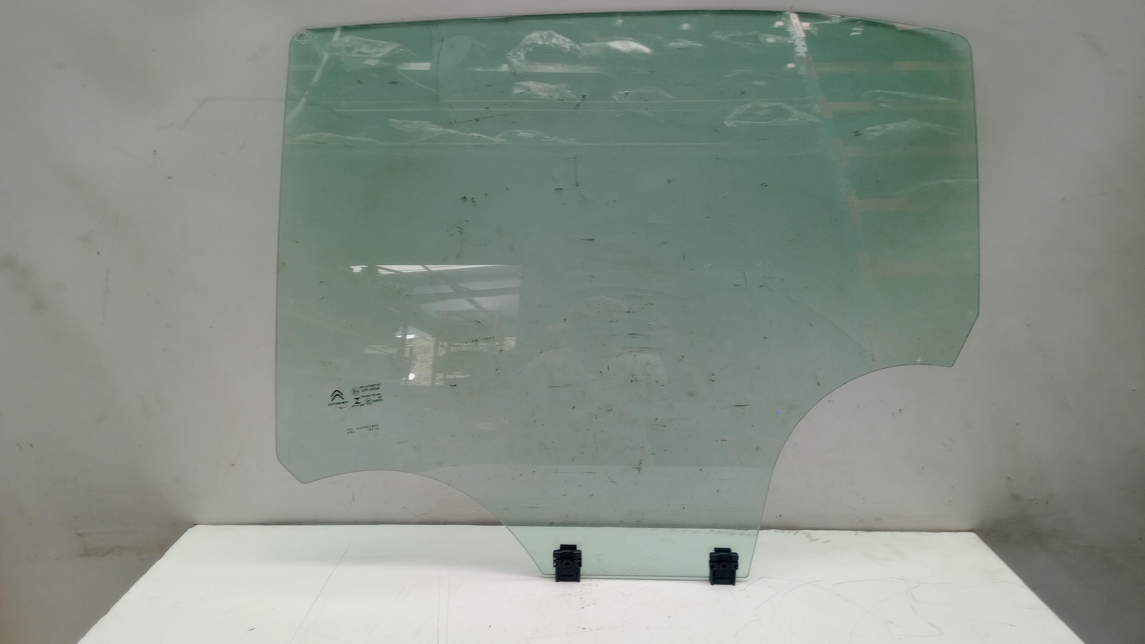 Vitre porte arrière gauche CITROËN C3 III (SX)