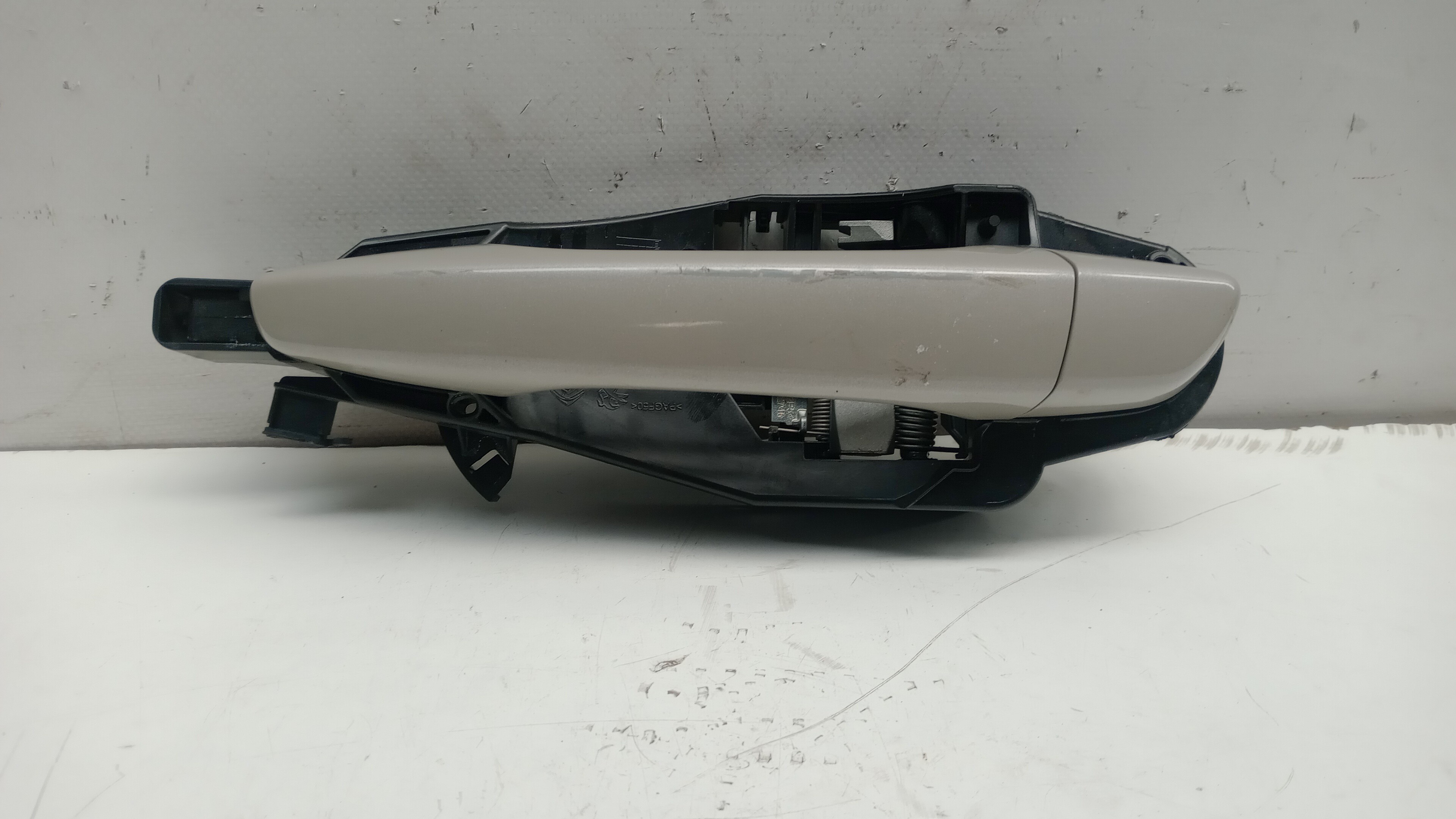 Poignée de porte arrière gauche CITROËN C3 III (SX)