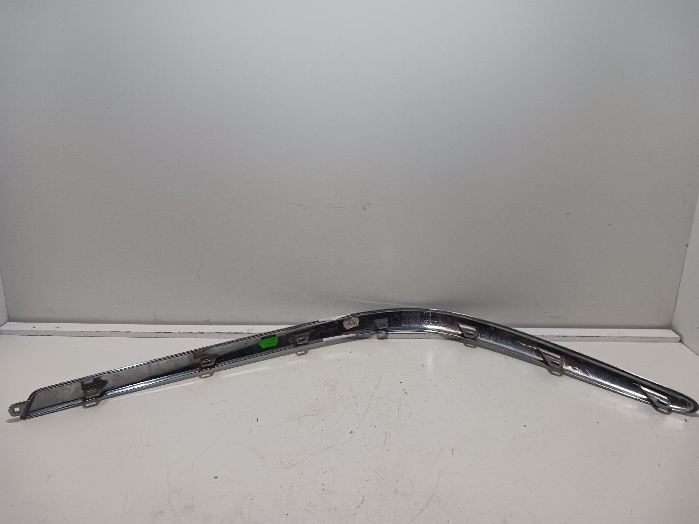 Moulure pare-chocs avant gauche JAGUAR XJ (X350) Imagem-1