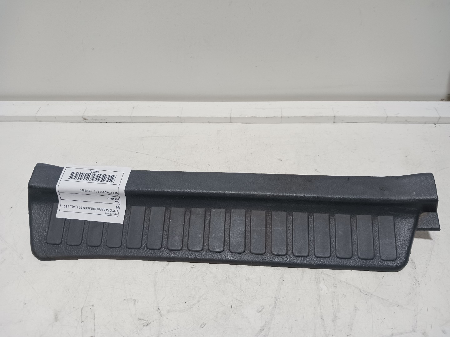 Generic Plastic Part TOYOTA Land Cruiser 80 (_J8_)