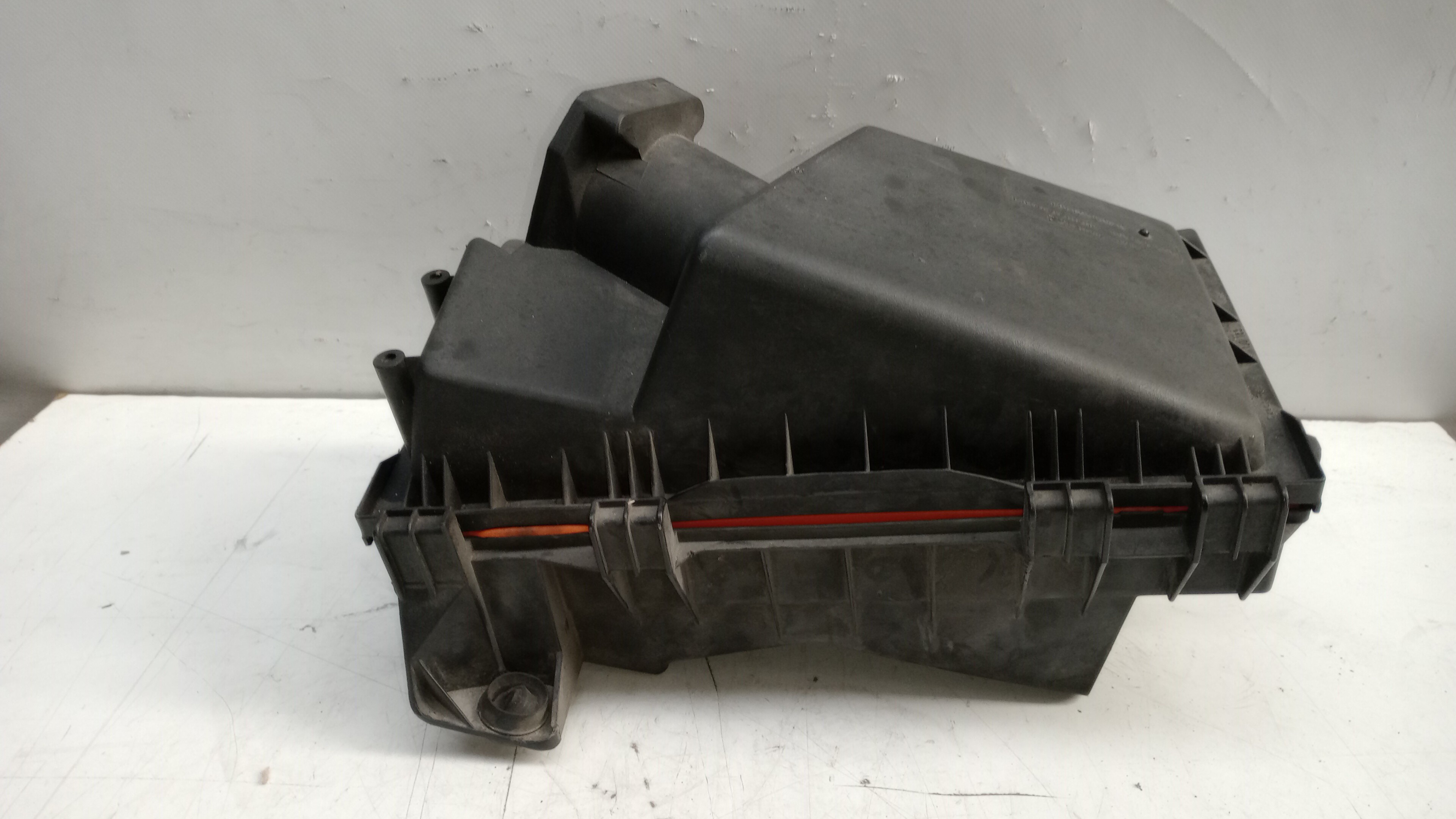 Air filter box AUDI A3 (8L1)