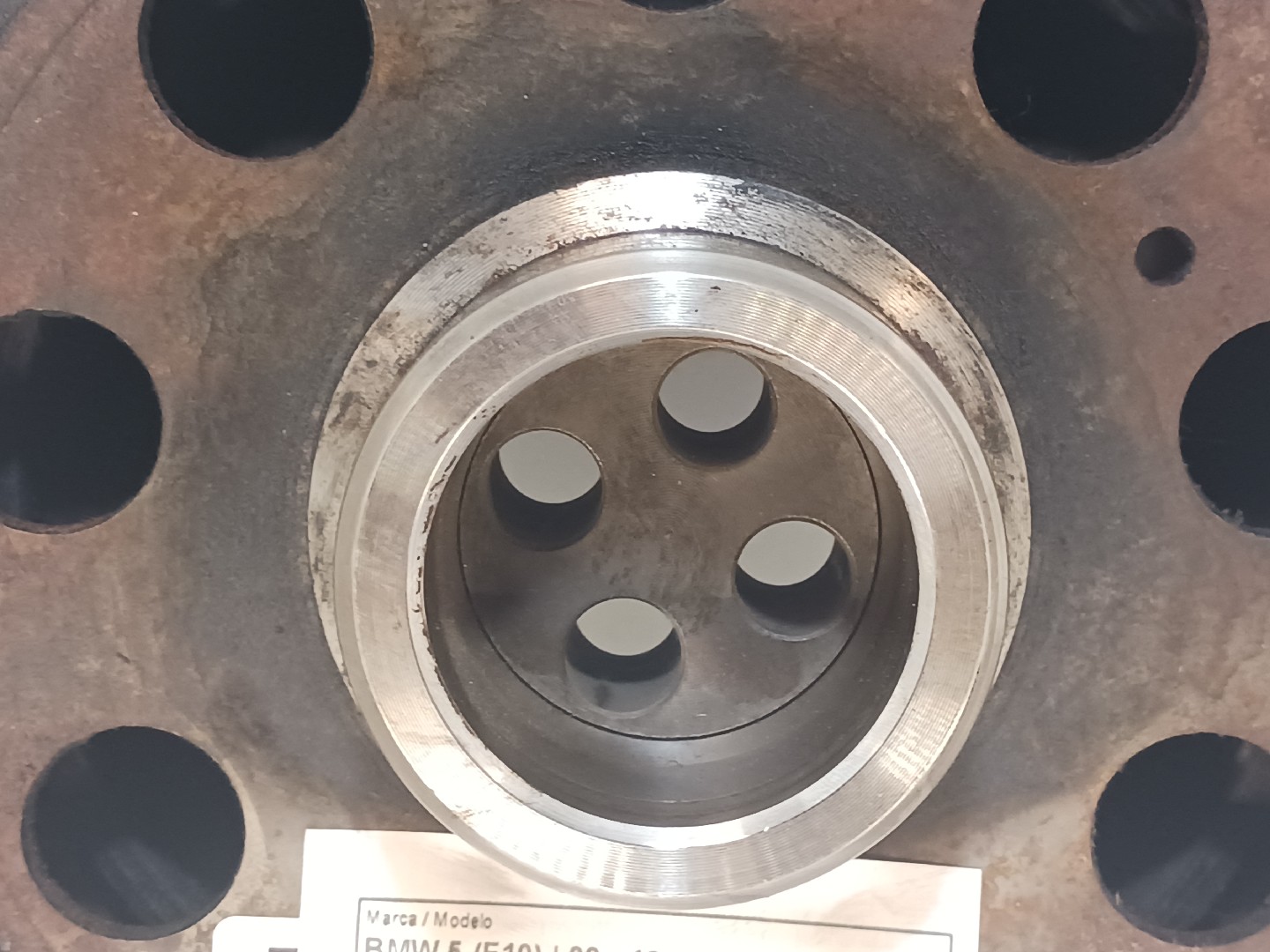 Crankshaft / Engine pulley  BMW 5 (F10) Imagem-2