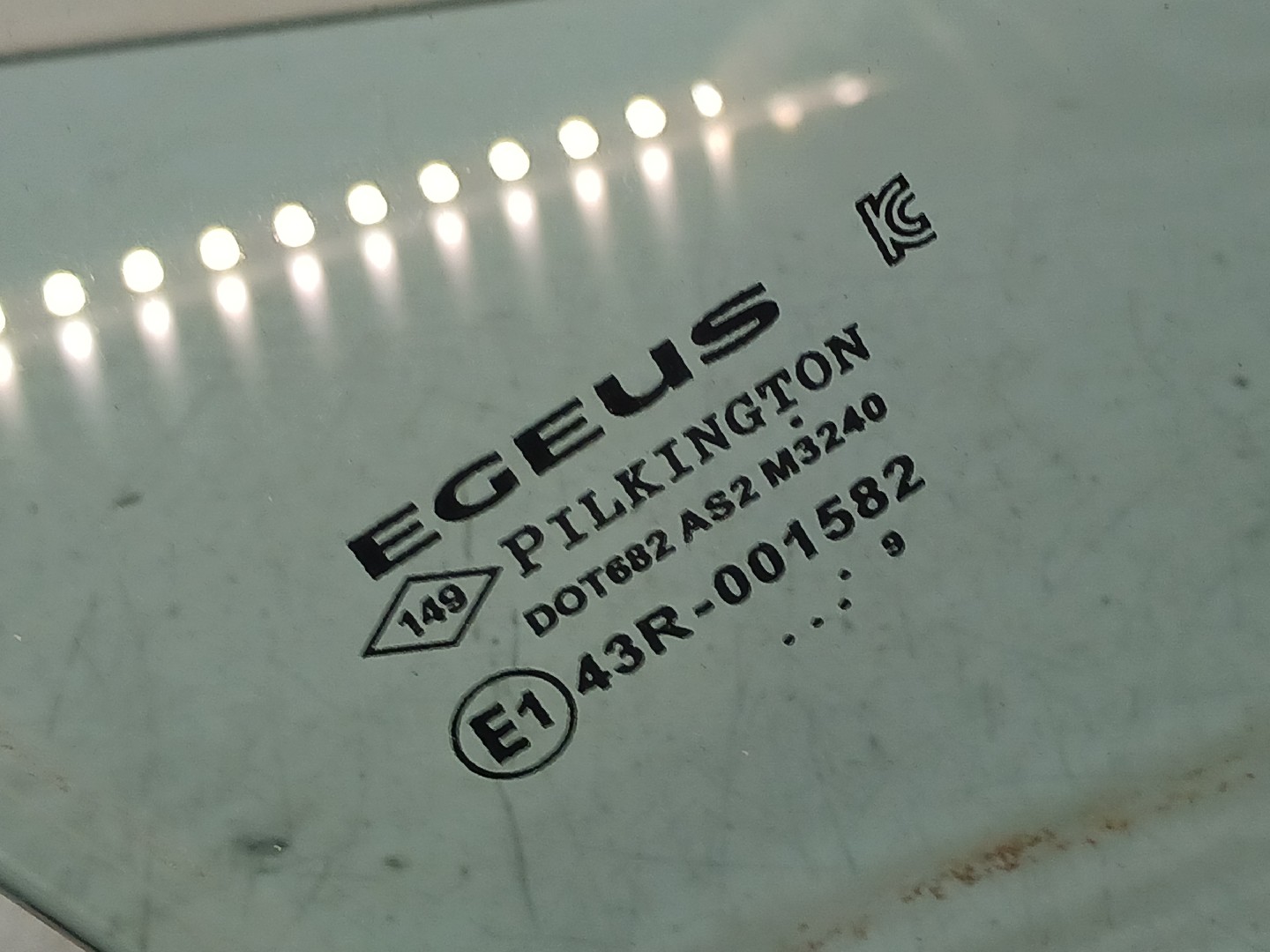 Right front door glass RENAULT Master III (FV) Imagem-1