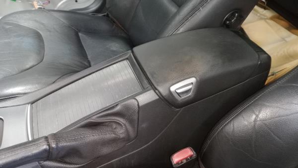 Armrest VOLVO S60 I (384)