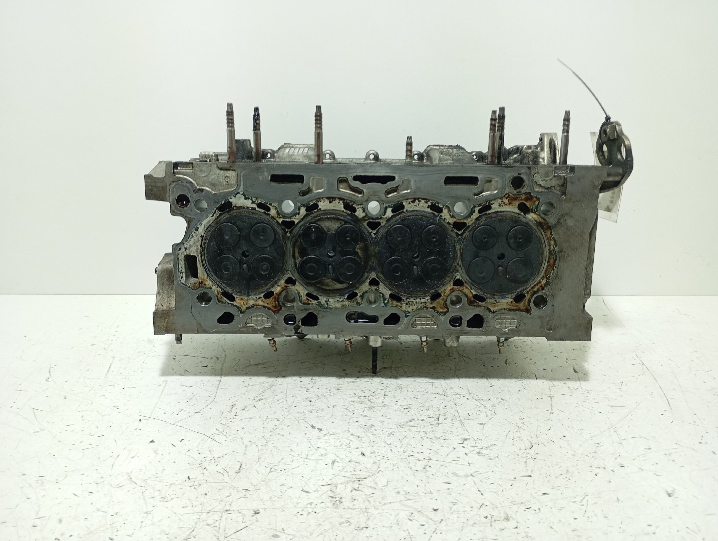 Cylinder head PEUGEOT 407 SW (6E_)