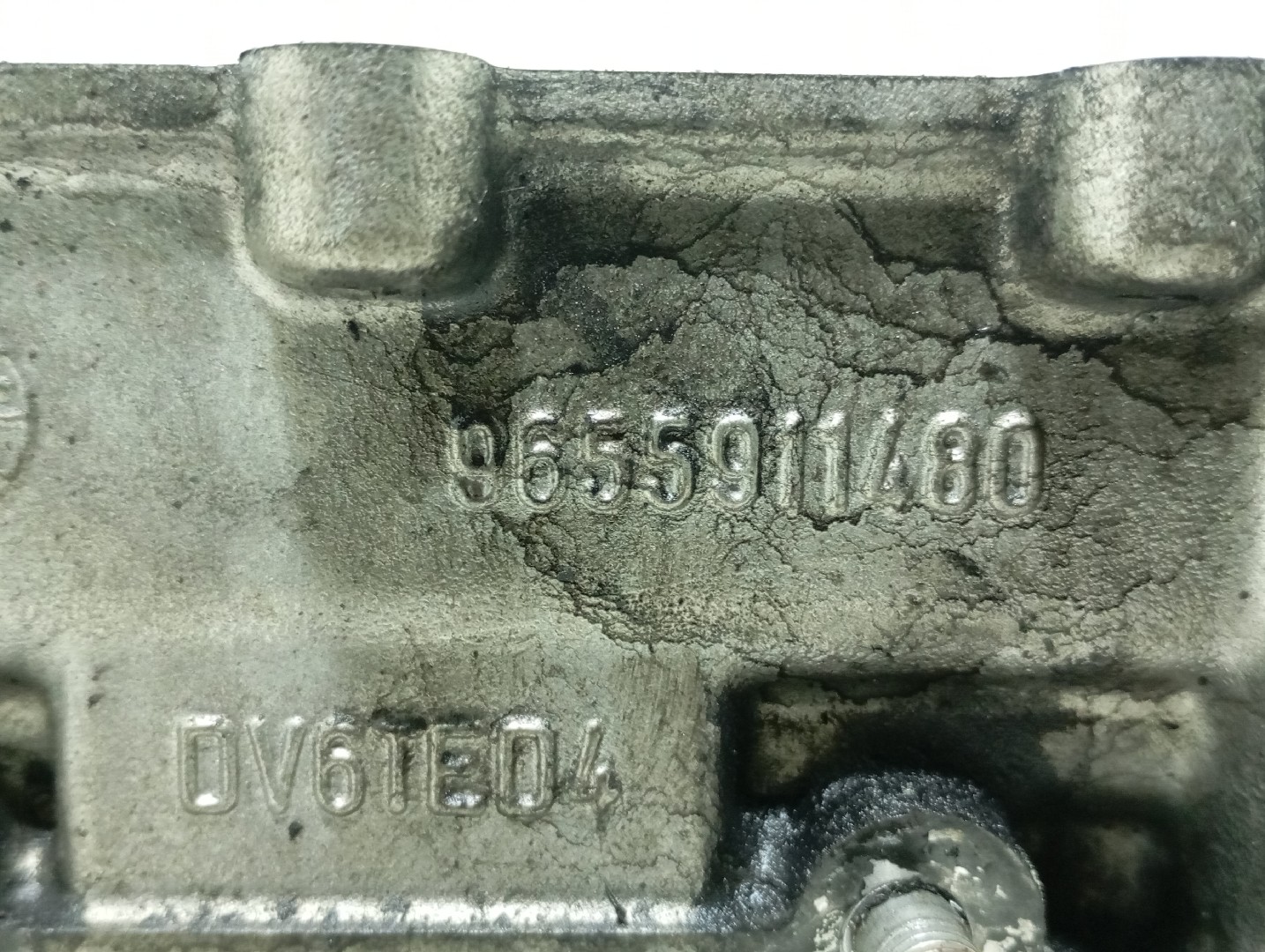 Cylinder head PEUGEOT 407 SW (6E_) Imagem-4