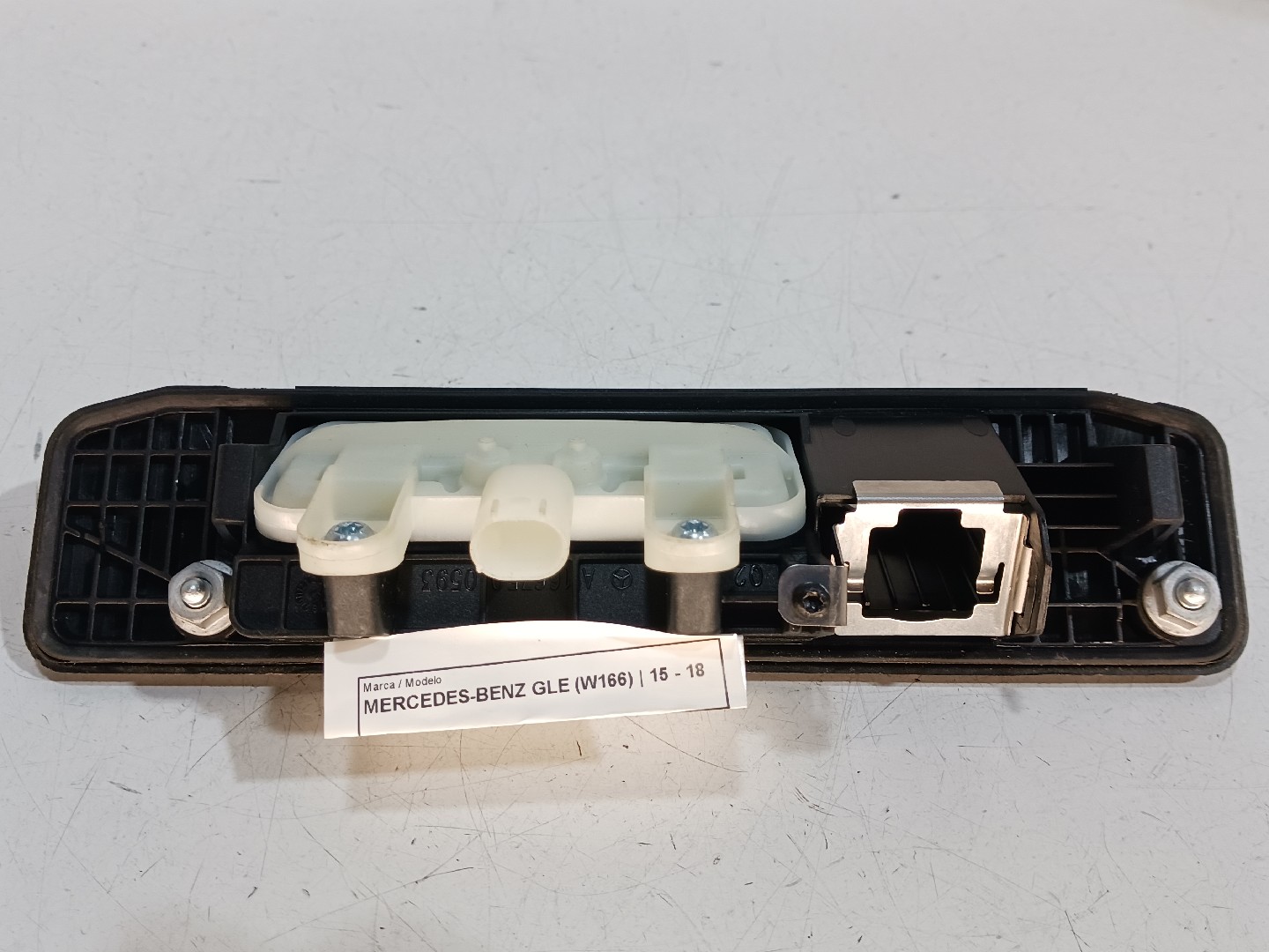 Botão da abertura da mala MERCEDES-BENZ Classe M (W166) Imagem-1