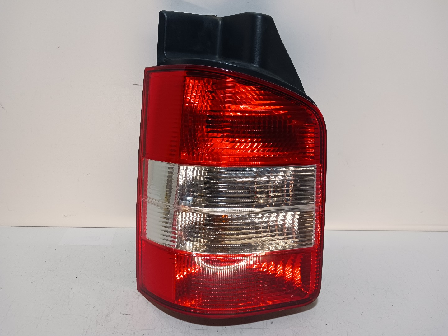 Farolim esquerdo VOLKSWAGEN Transporter V (7HA, 7HH, 7EA, 7EH)