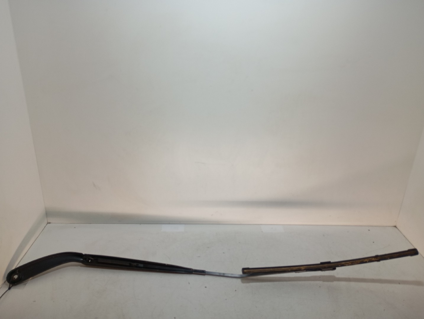 Windscreen wiper arm Right front MERCEDES-BENZ Vito Tourer (W447) Imagem-1