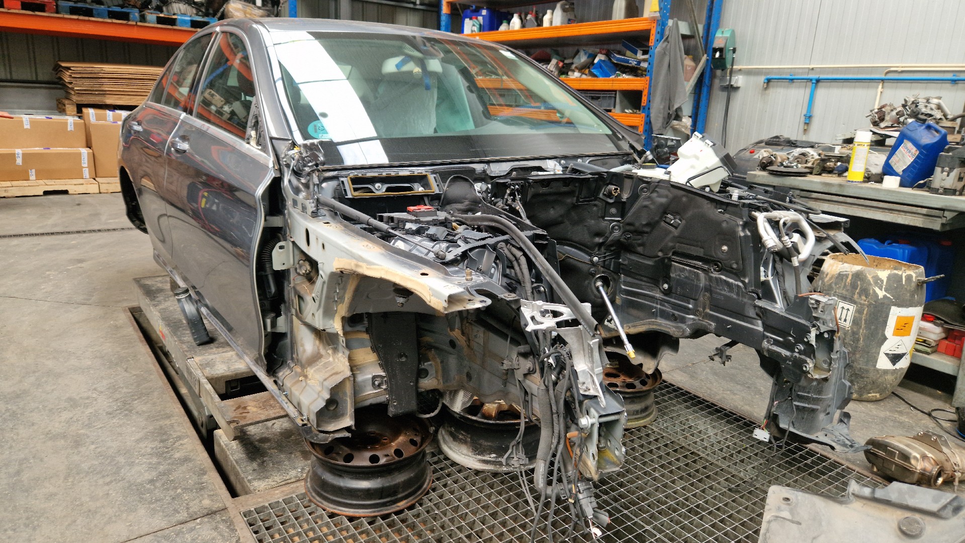 Carrosserie / châssis pour pièces MERCEDES-BENZ Classe C (W205) Imagem-1