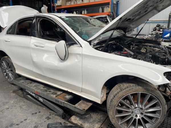 Carrosserie / châssis pour pièces MERCEDES-BENZ Classe C (W205)