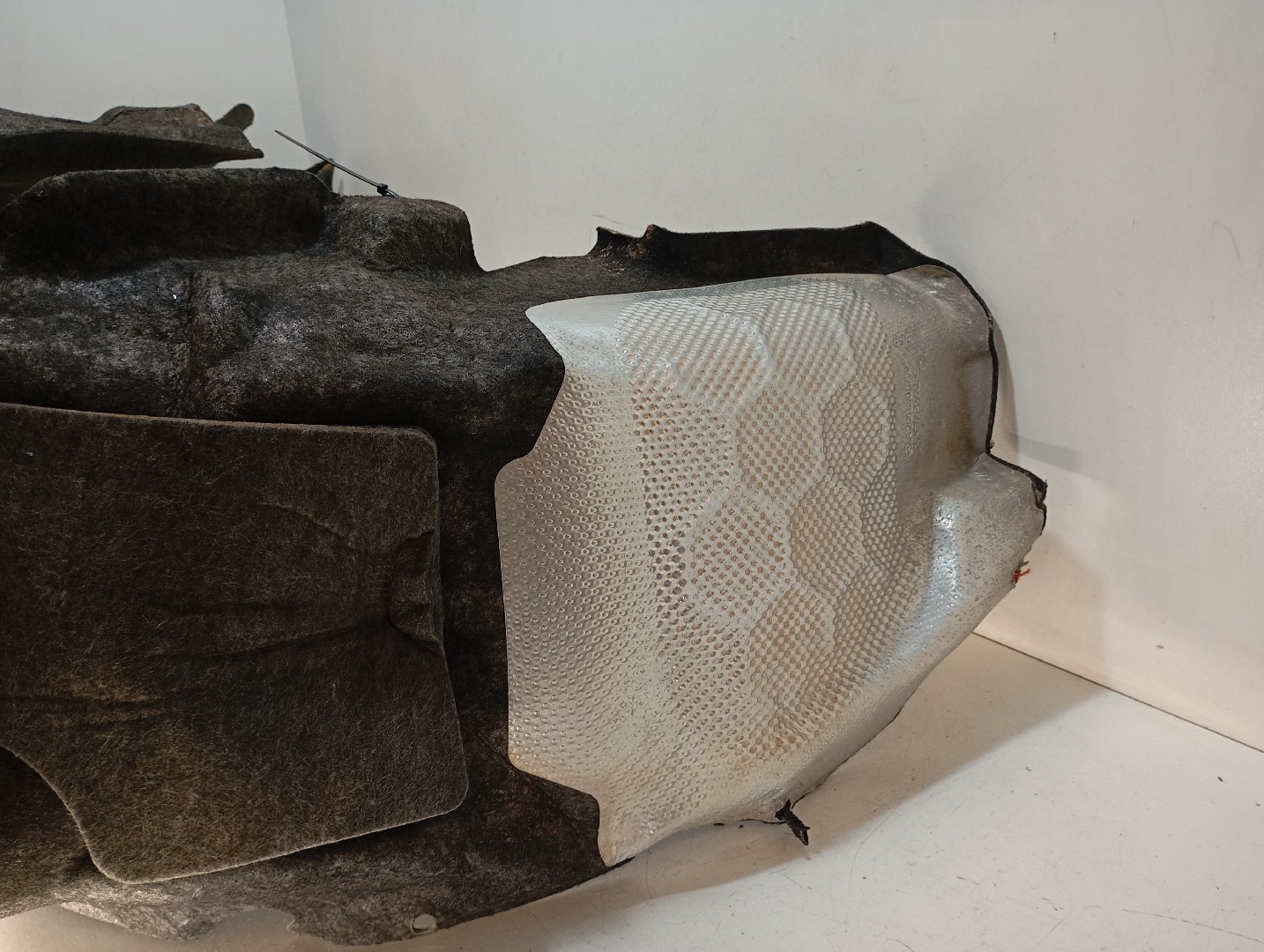 Passage de roue AR GA MERCEDES-BENZ Classe C (W205) Imagem-3