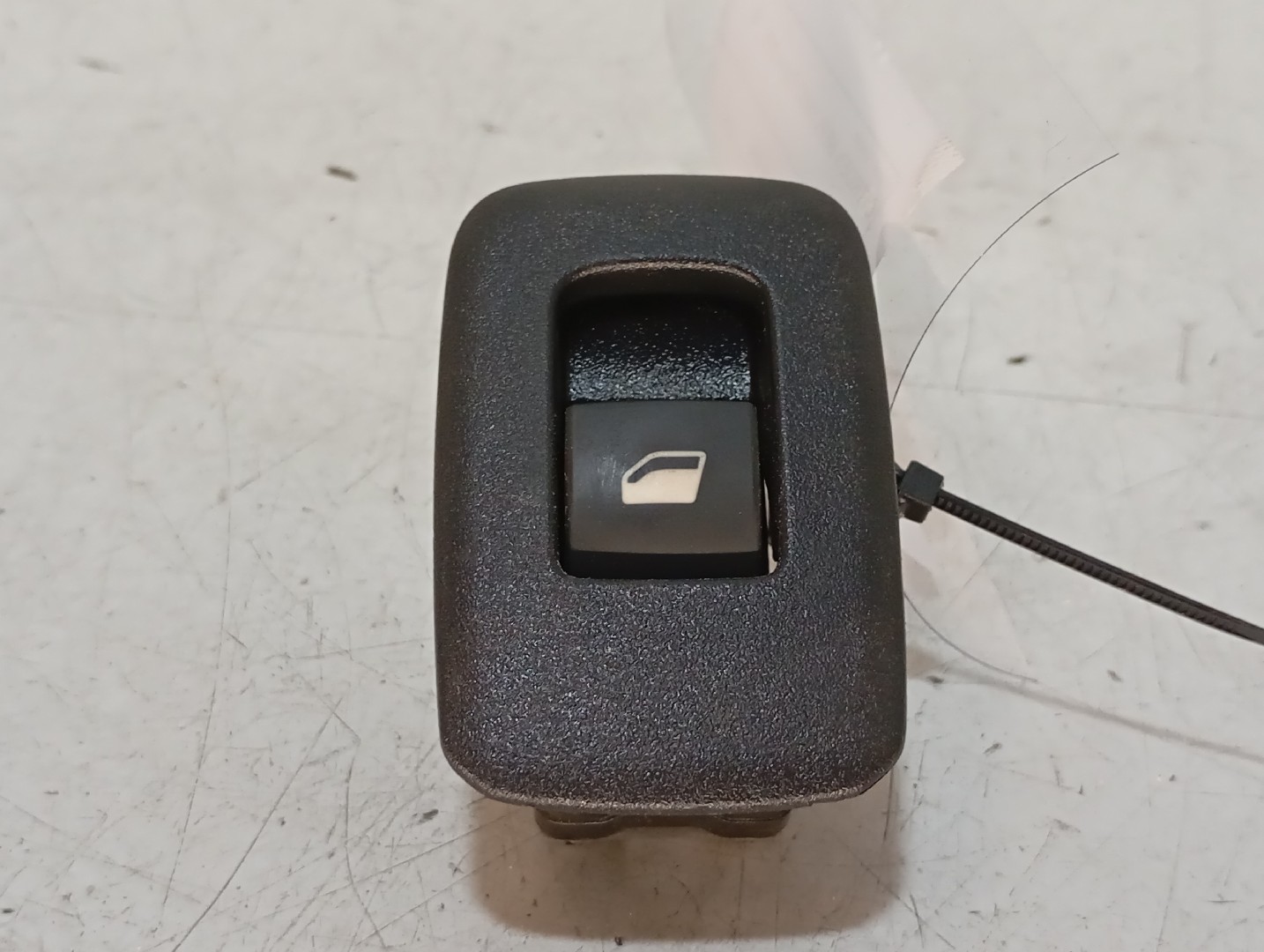 Commande / interrupteur lève-vitre Arrière gauche CITROËN Berlingo Van (K9)