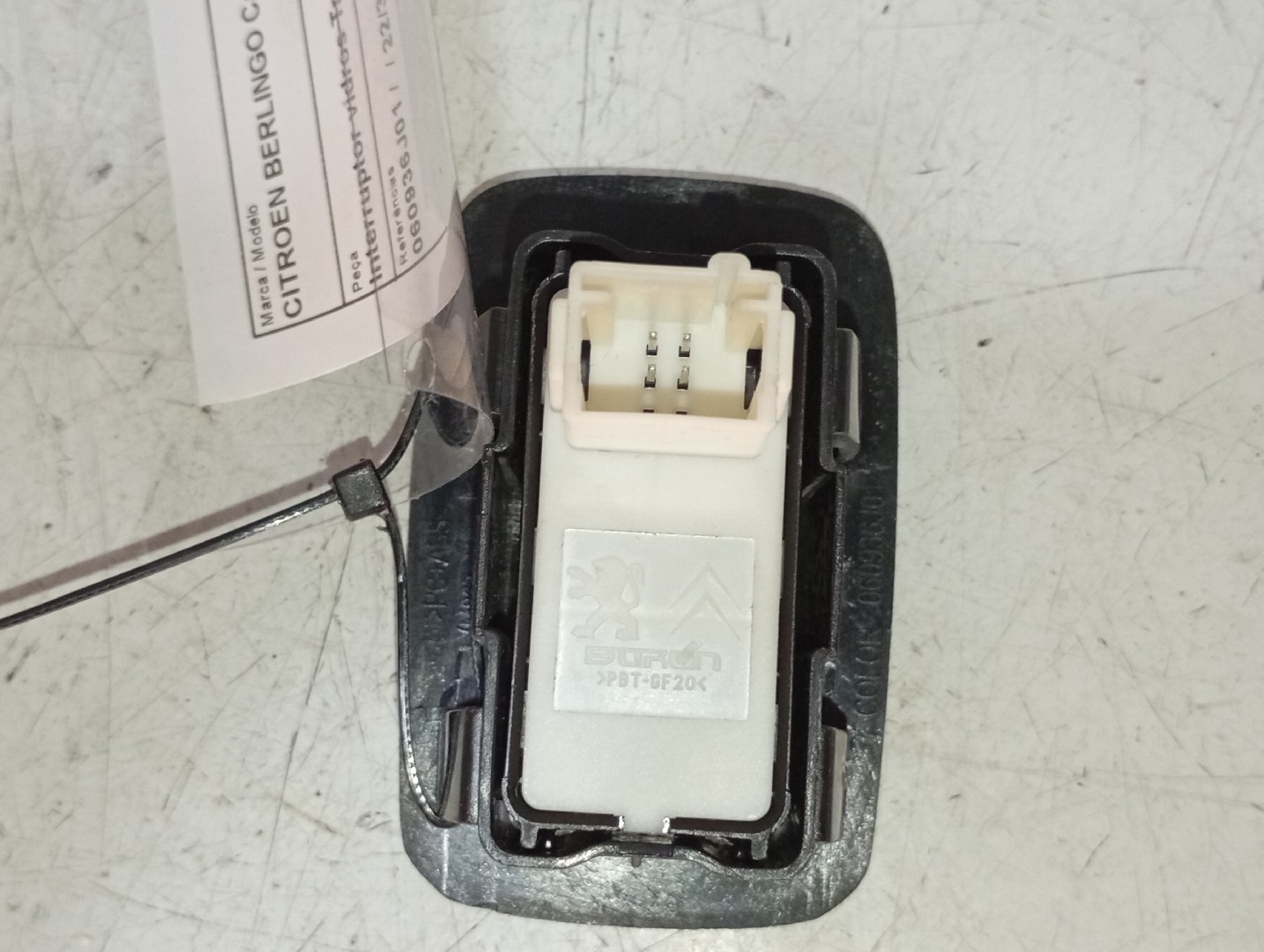 Commande / interrupteur lève-vitre Arrière gauche CITROËN Berlingo Van (K9) Imagem-1